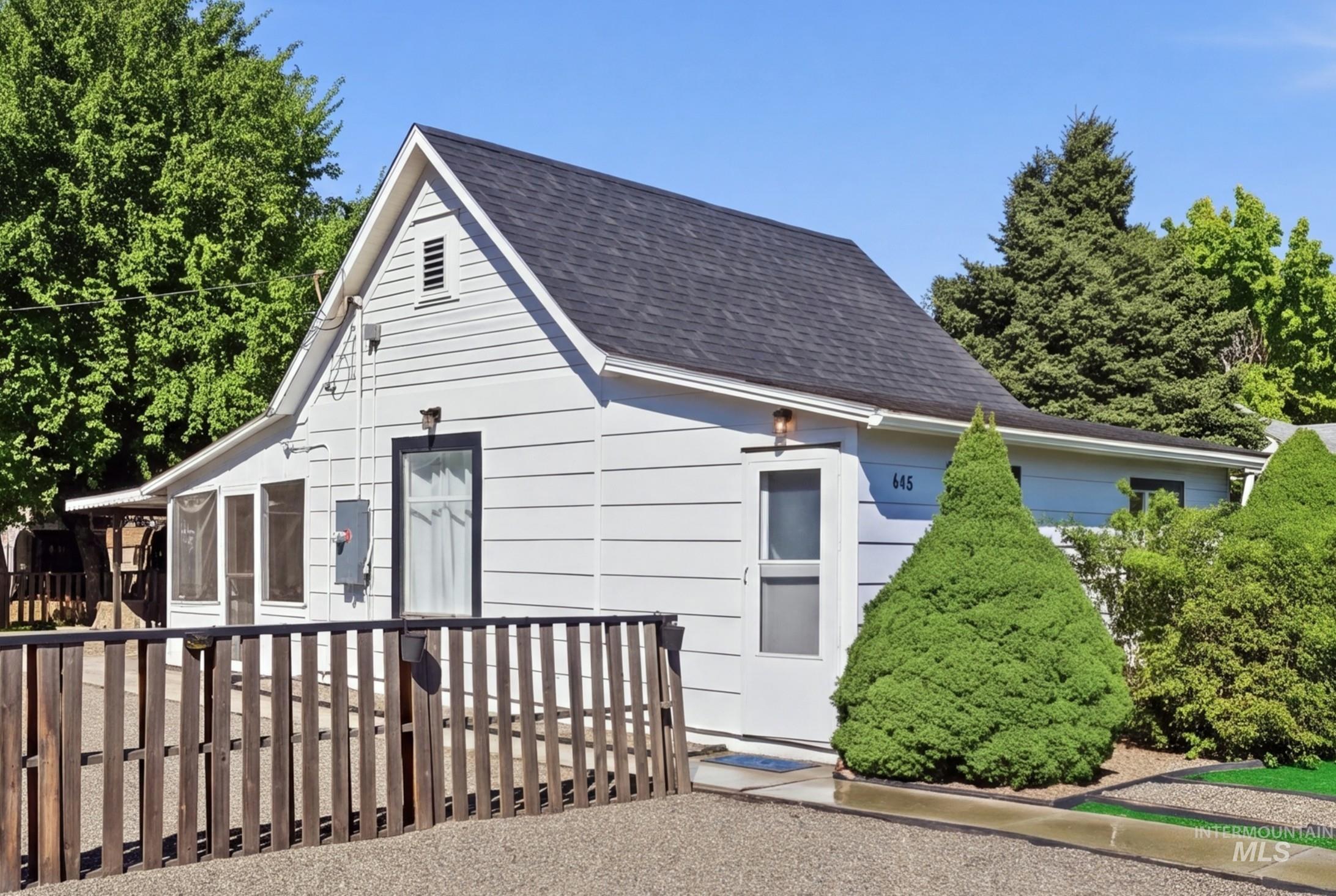 645 N 4th E, Mountain Home ID 83647