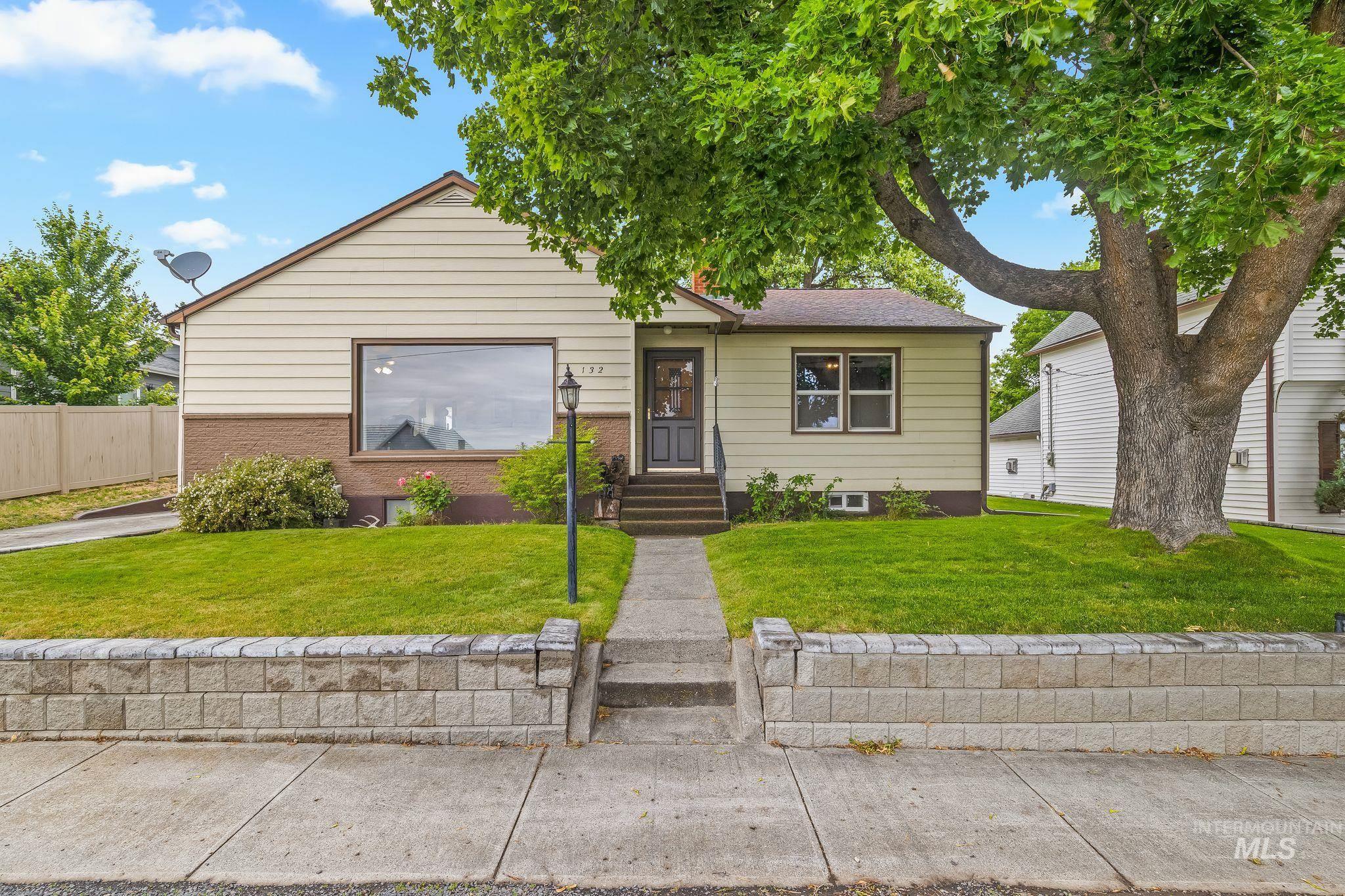 132 W Ash Street, Genesee ID 83832
