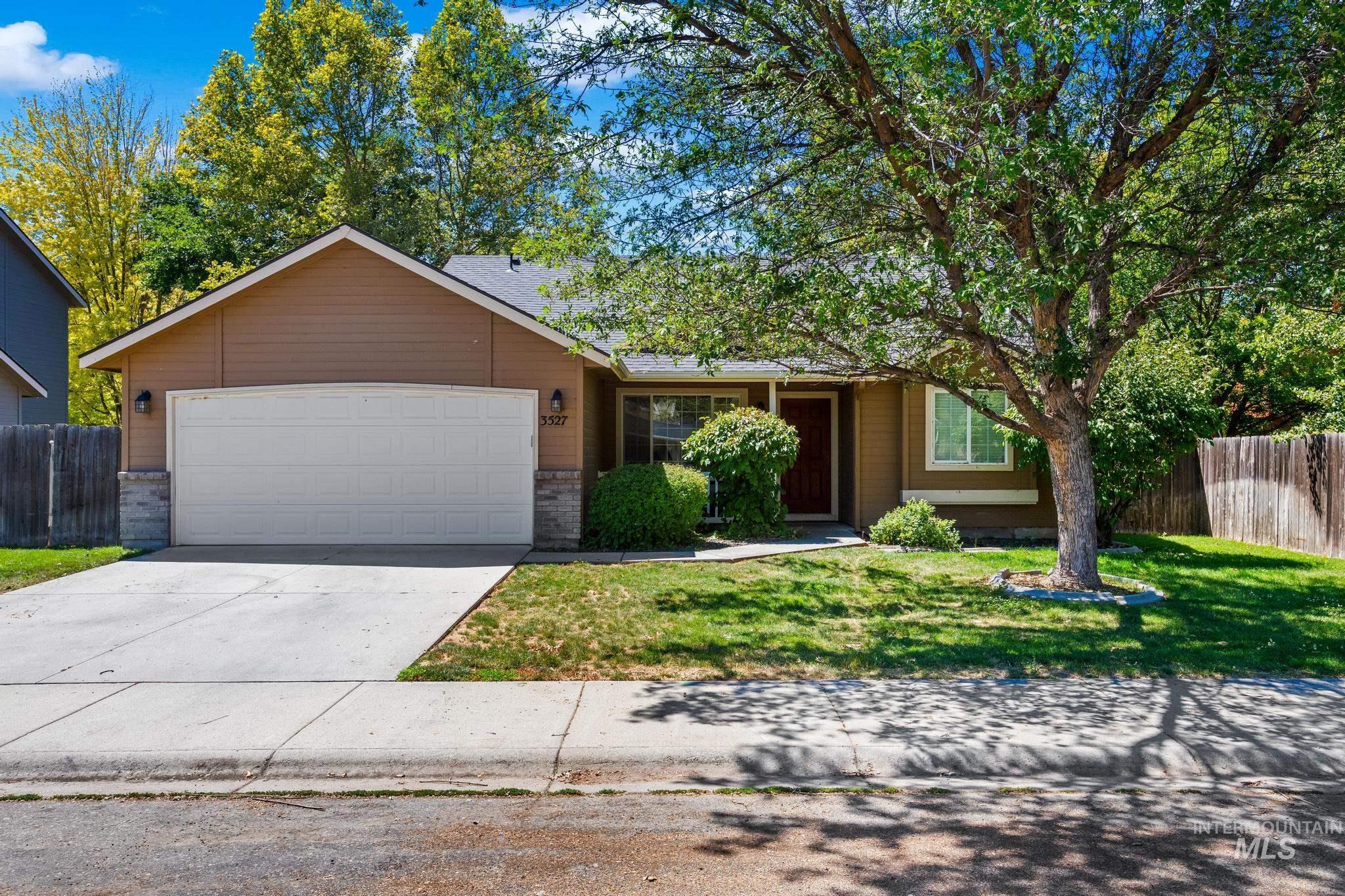 3527 N Maplestone Ave, Meridian ID 83646
