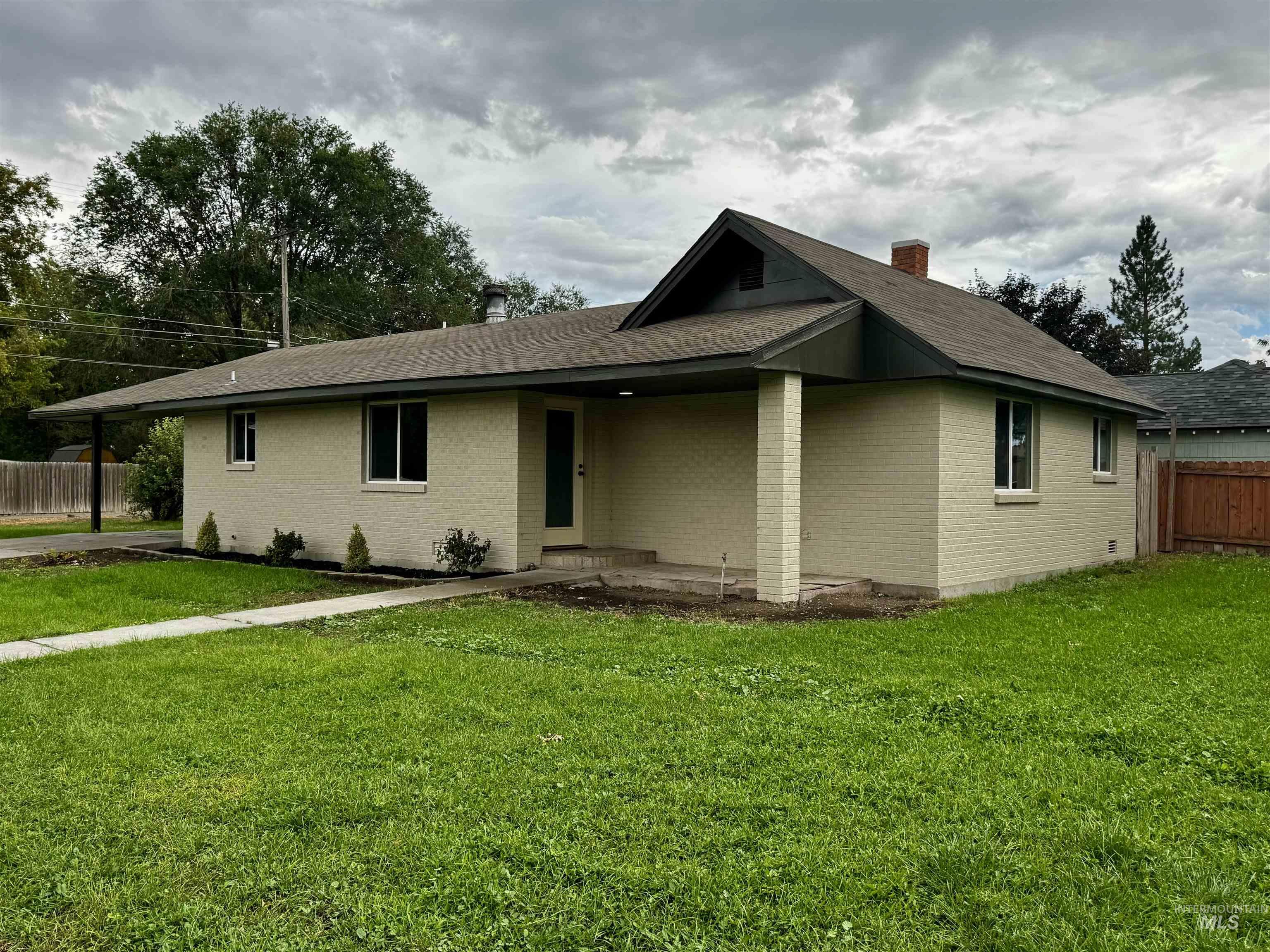 1801 Hansen Ave, Burley ID 83318