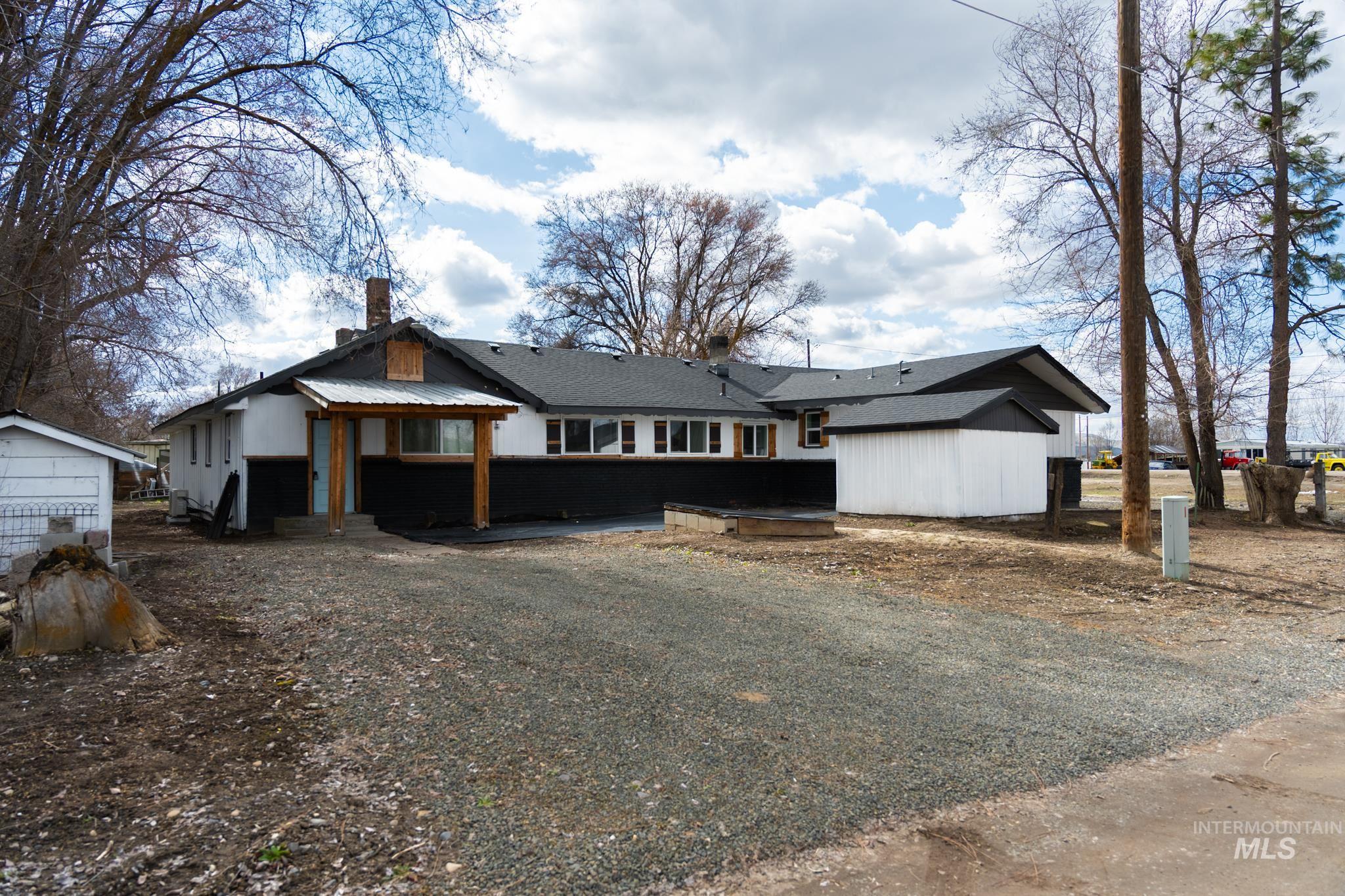 385/383 Bass St., Ontario OR 97914