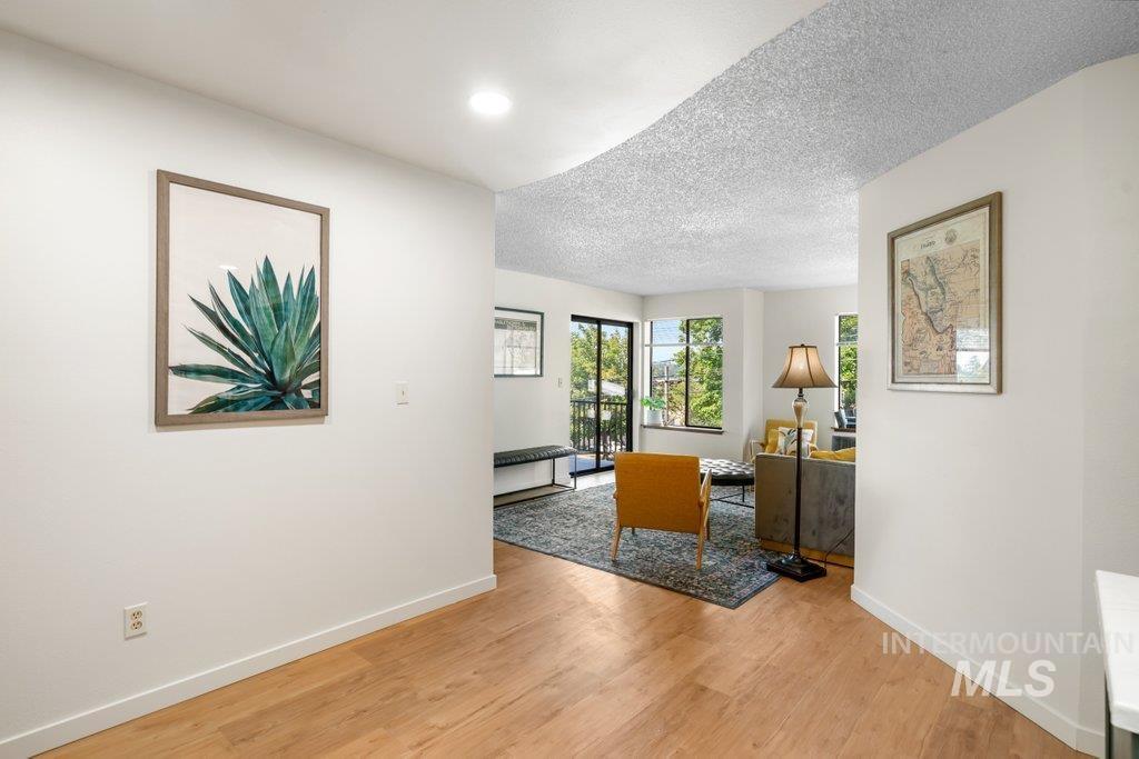122 N Washington # 2D, Moscow ID 83843