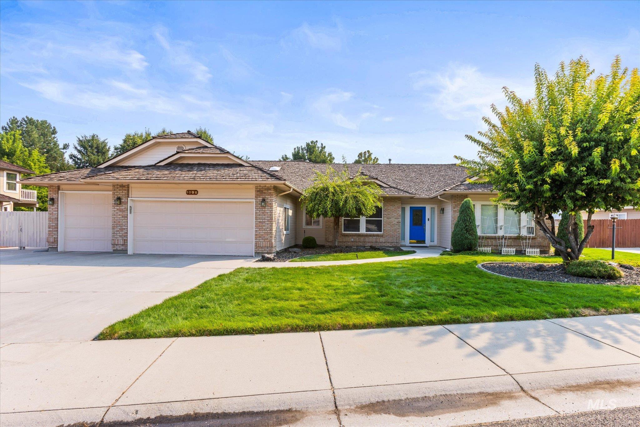 1098 E Cayman Dr., Meridian ID 83642