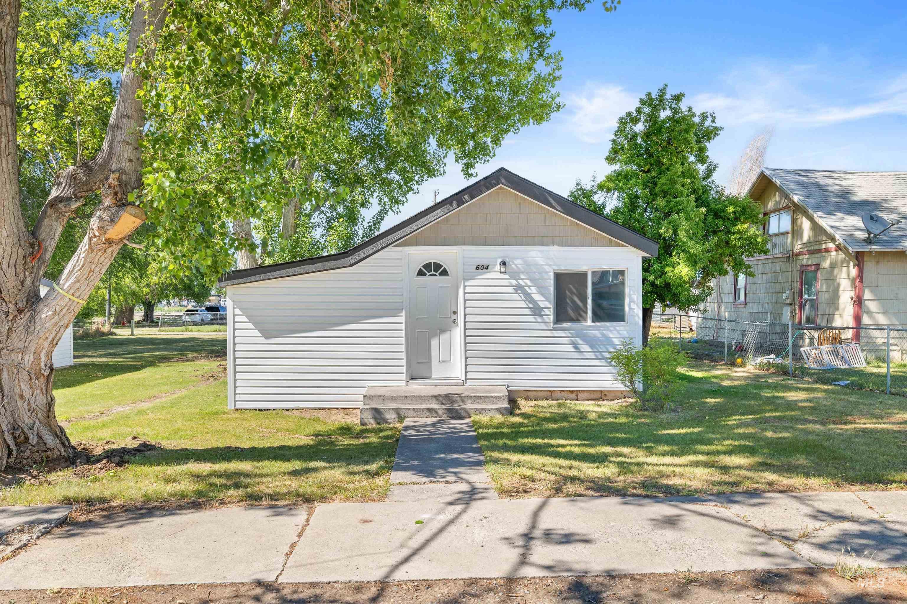 604 W Ave B, Jerome ID 83338