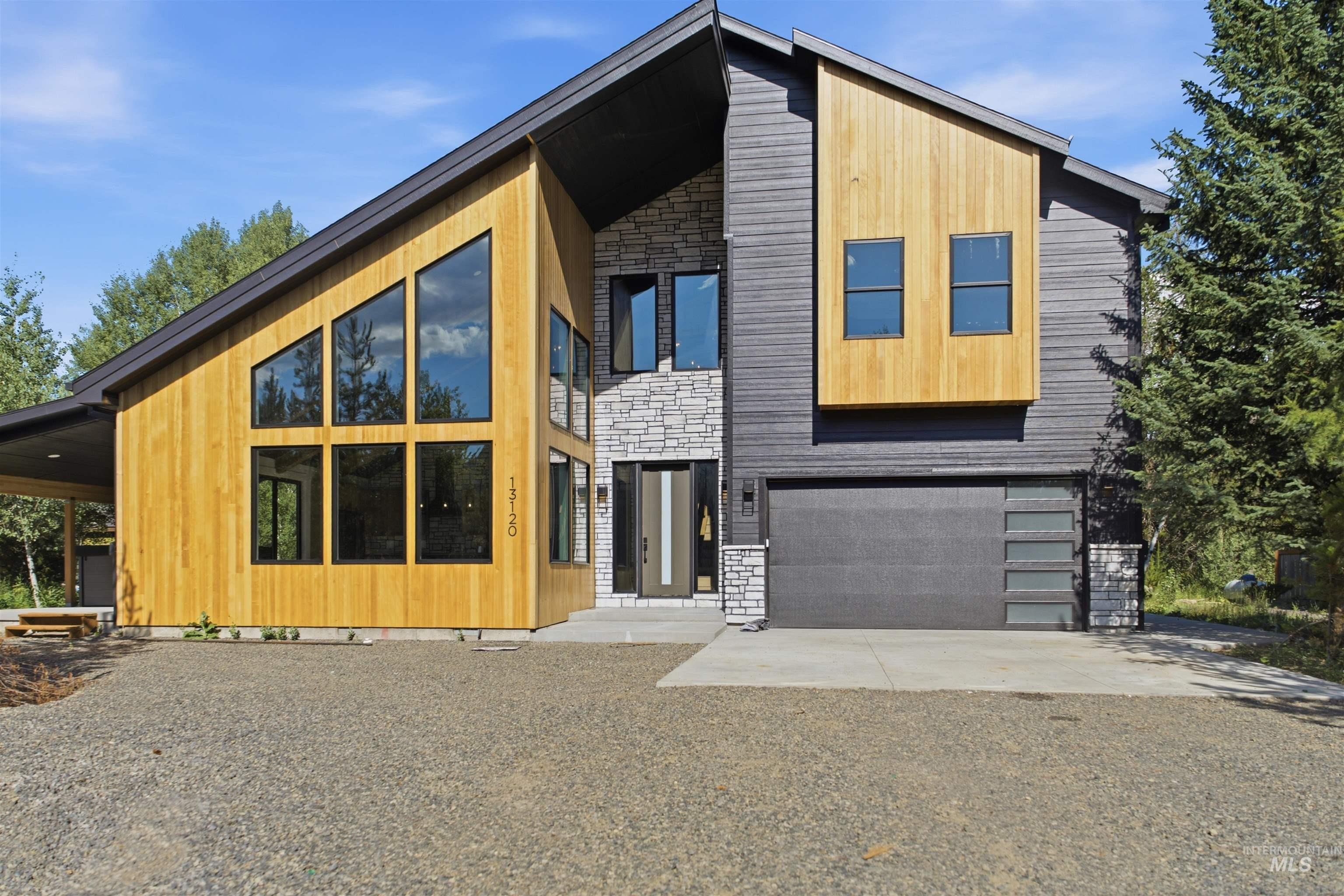 13120 Crane Shore Dr, Donnelly ID 83615