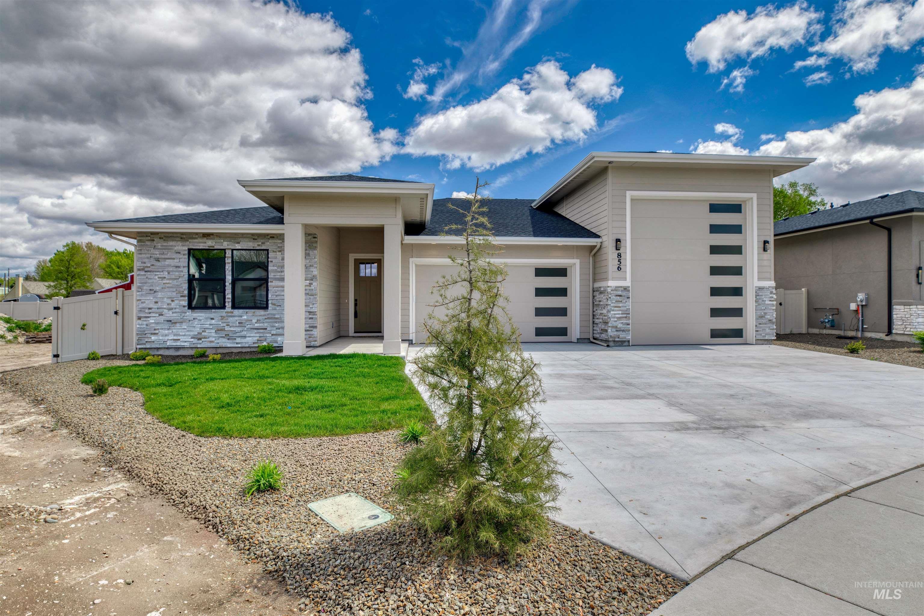 856 N Nolina Ave, Eagle ID 83616