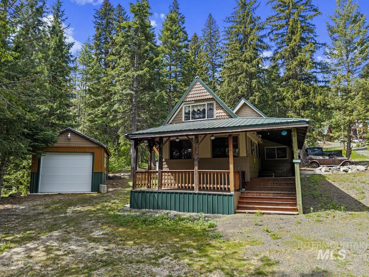 567 West Mountain Road, Cascade ID 83611