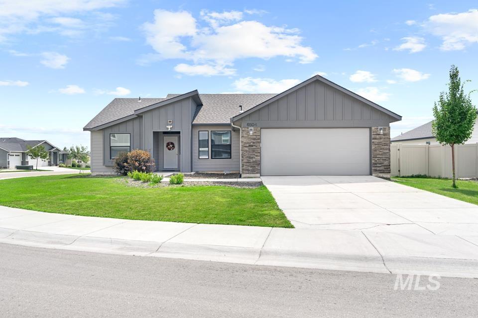 6504 S Dedication Way, Meridian ID 83642