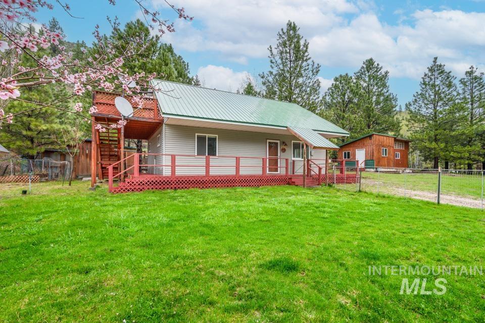 15 Sellman Dr, Lowman ID 83637