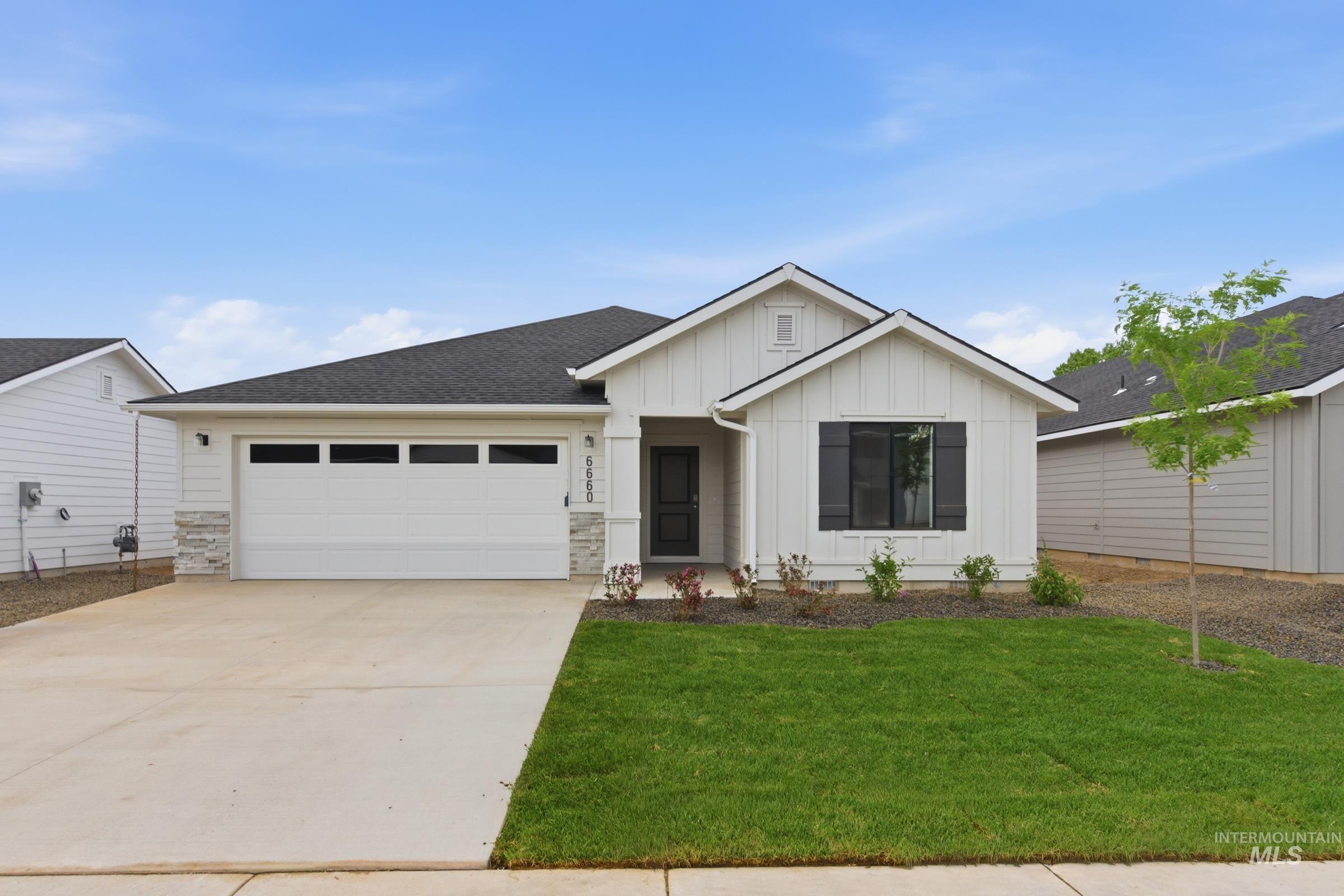7337 W Newtown Dr, Eagle ID 83616