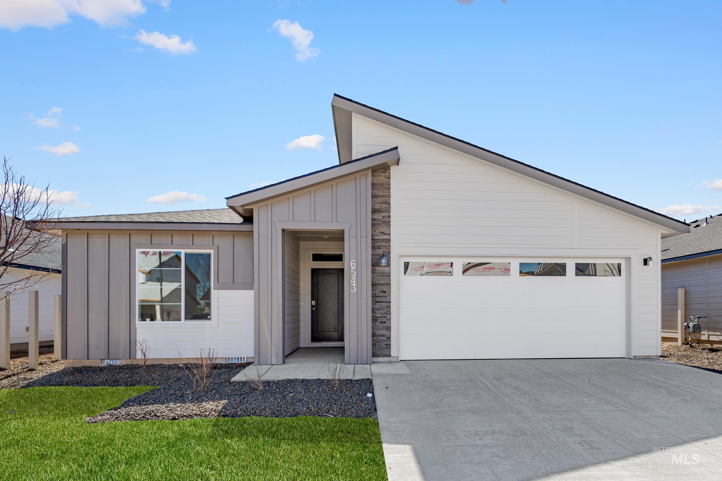 7481 W Newtown Dr, Eagle ID 83616