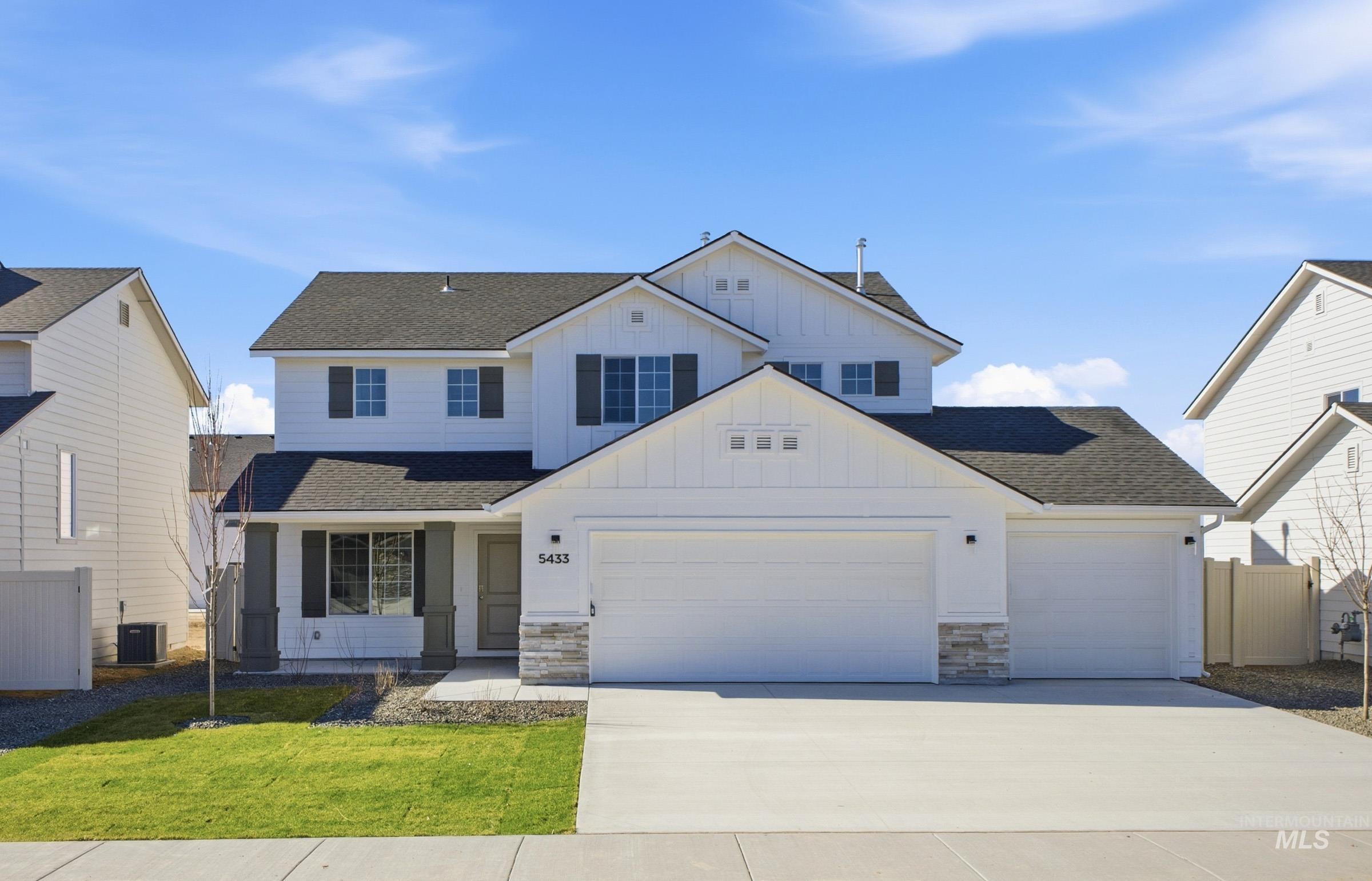 2211 N 8th E St, Mountain Home ID 83647