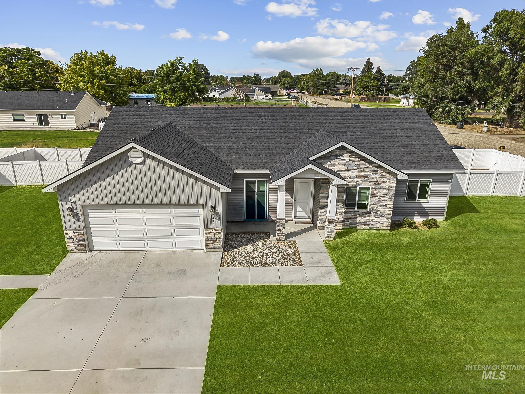 1916 14th Dr, Heyburn ID 83336