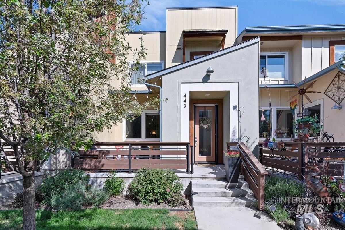 443 E Danika, Garden City ID 83714