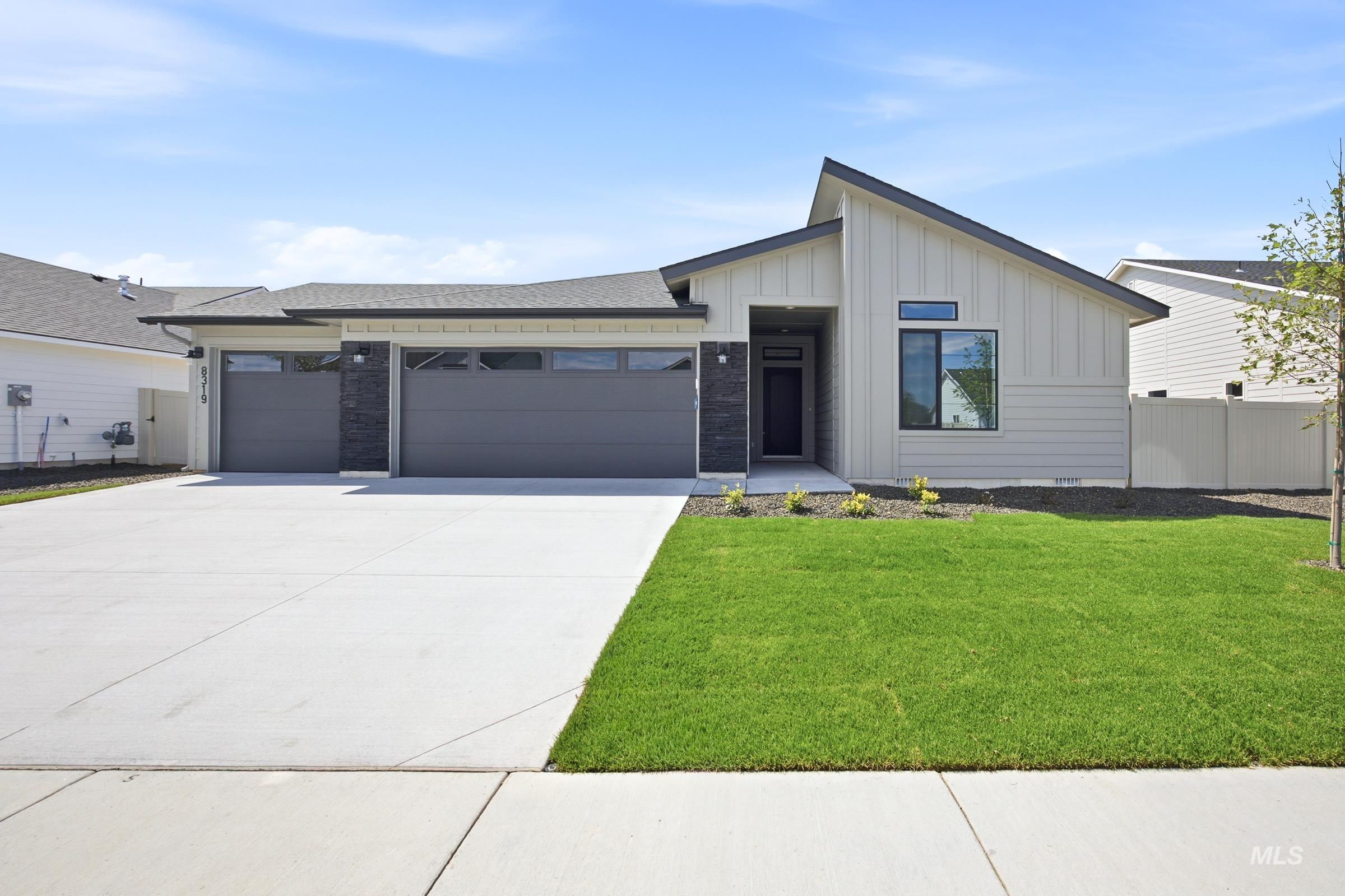 7319 W Newtown Dr, Eagle ID 83616