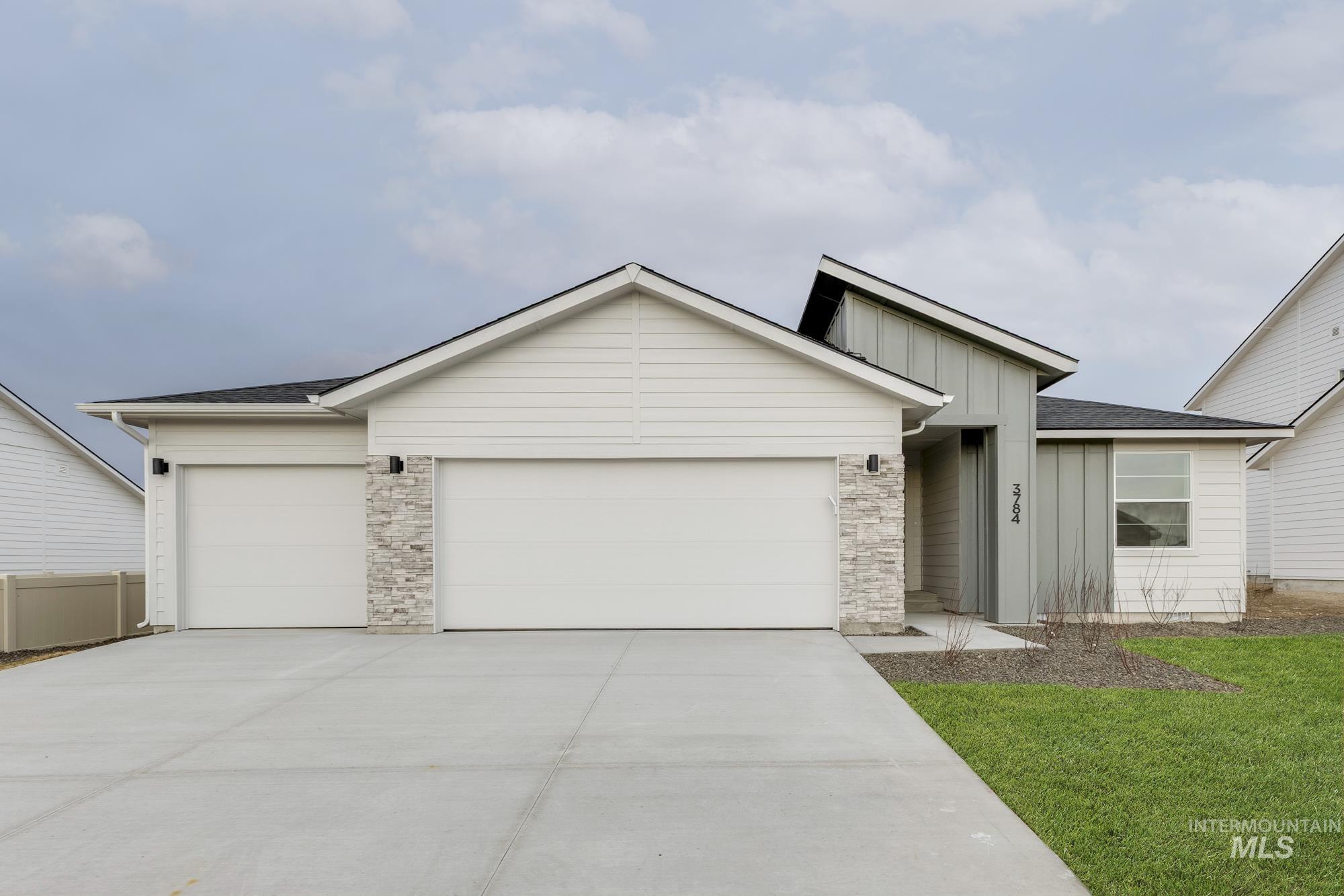 7434 W Newtown Dr, Eagle ID 83616