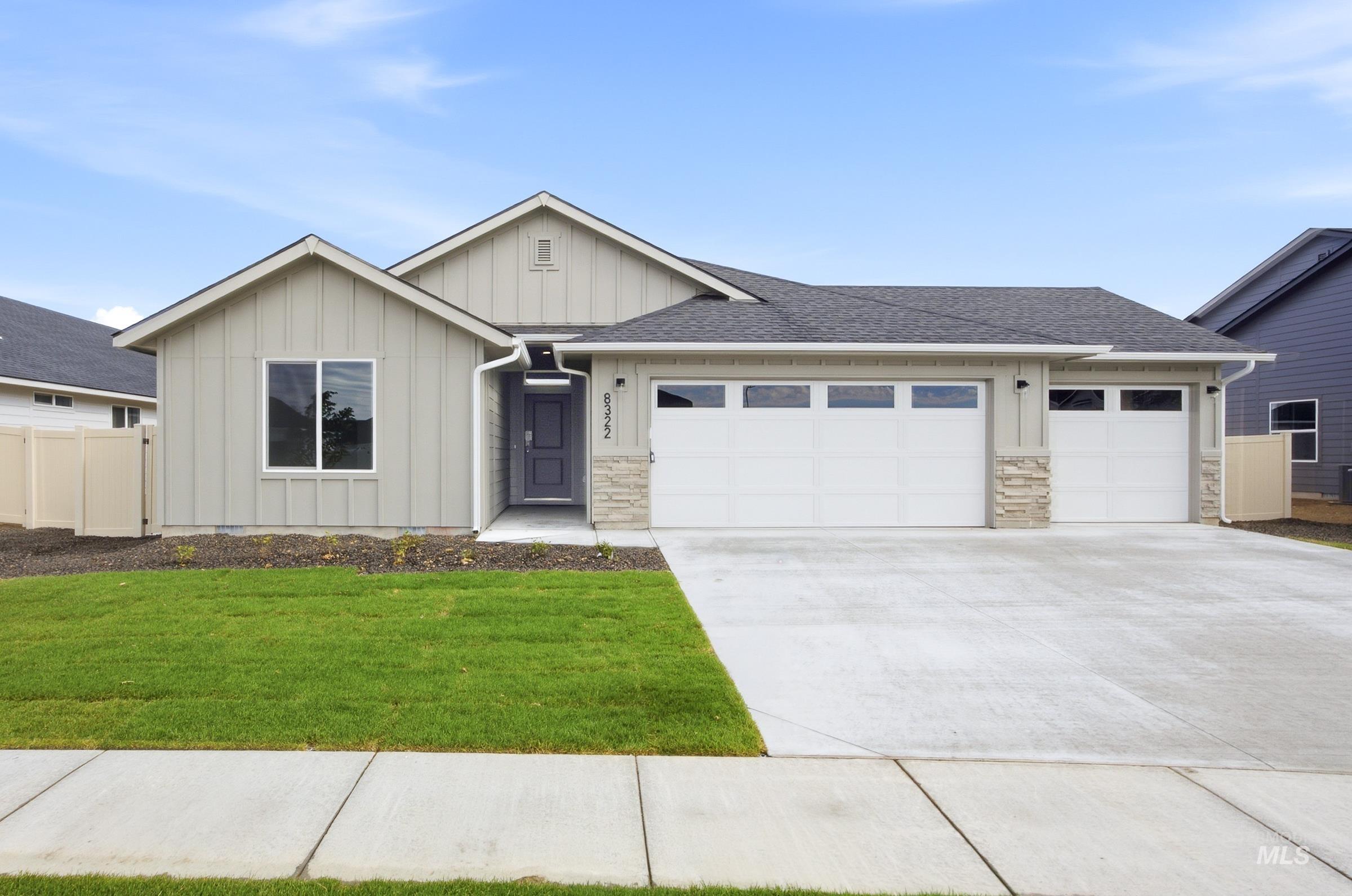 7469 W Newtown Dr, Eagle ID 83616