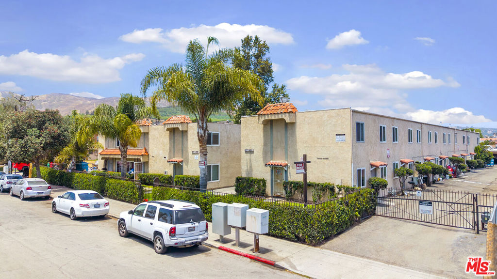 401 W Ramona Street