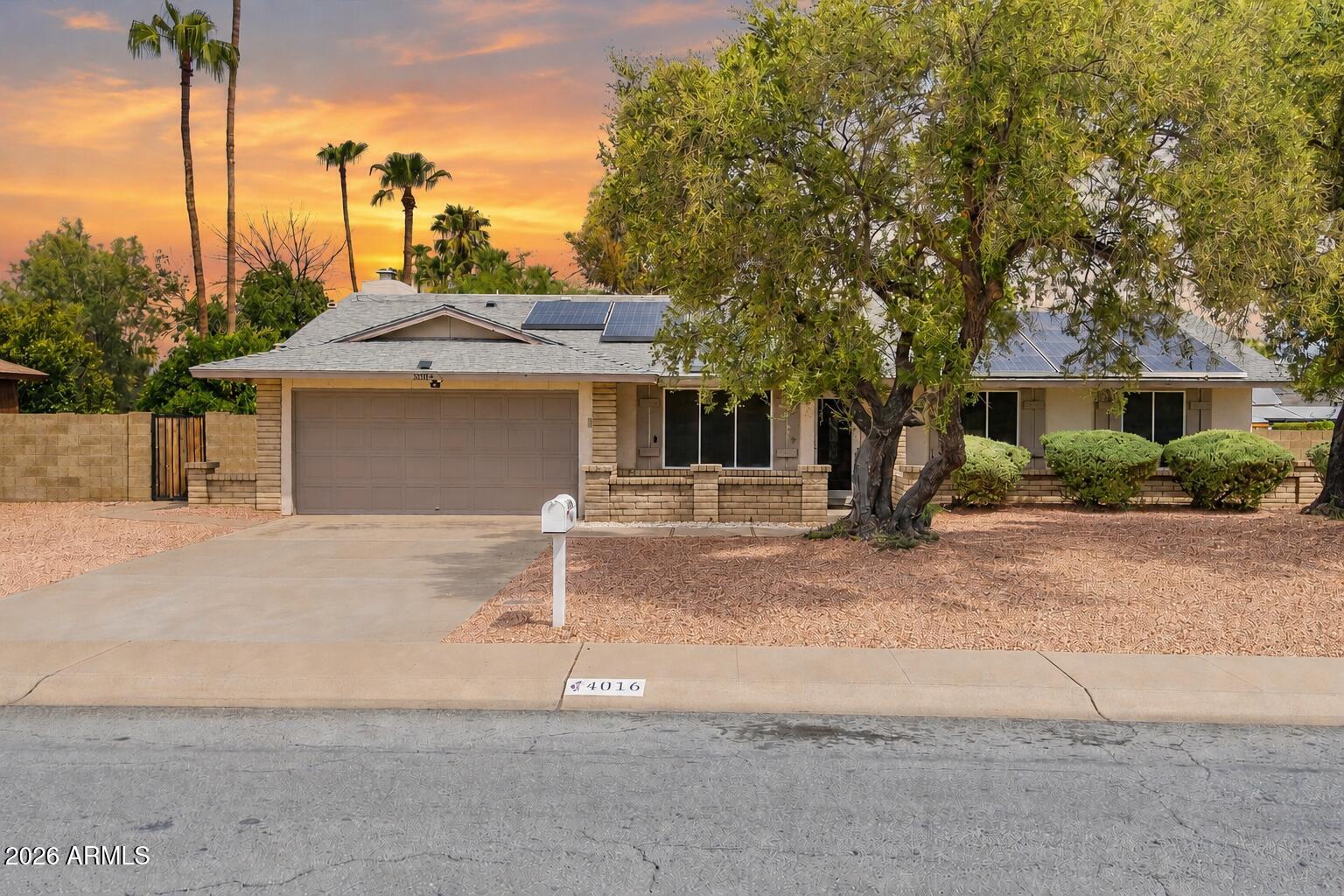 4016 E SHANGRI LA Road, Phoenix, AZ 85028