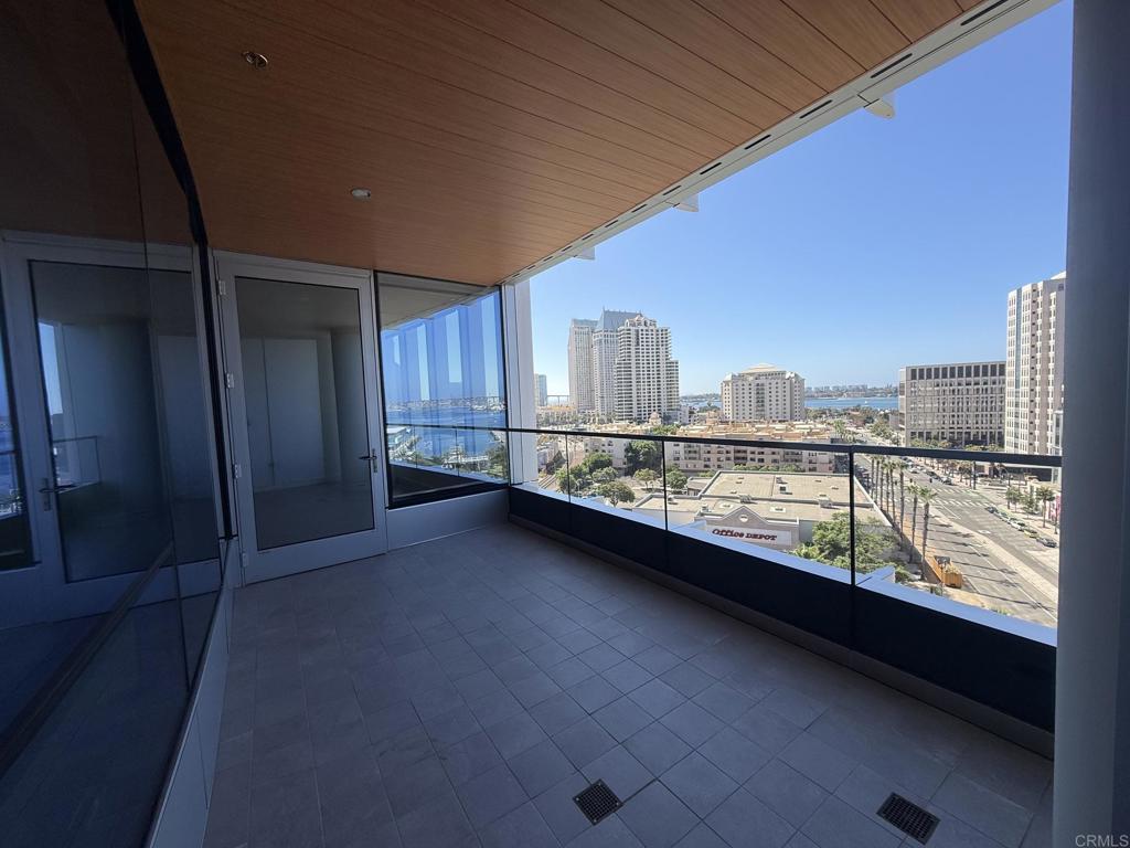 888 W E Street 1203