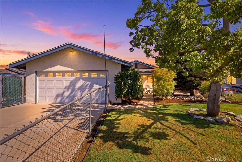 851 Garden Grove
