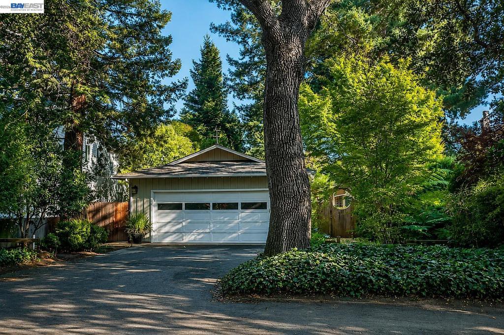 54 Maple Ave