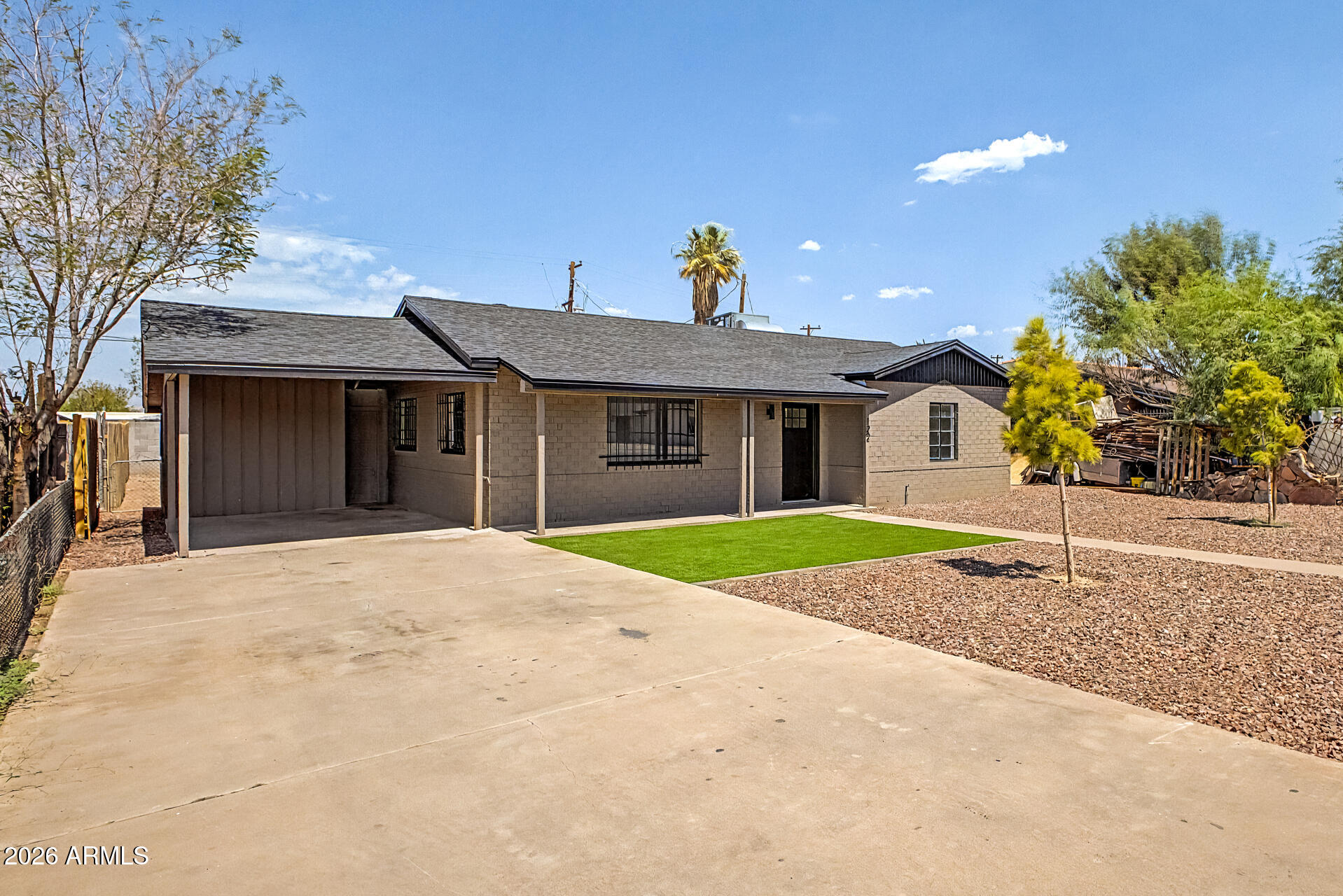 122 W ROESER Road, Phoenix, AZ 85041