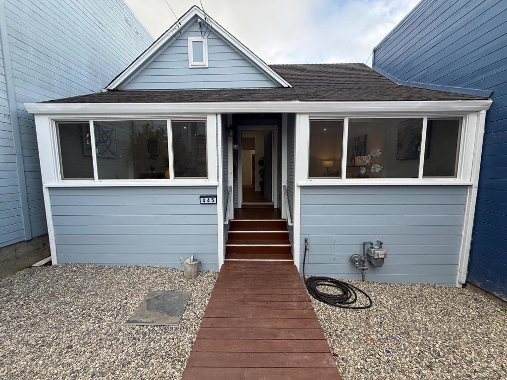 445 Vista grande Avenue