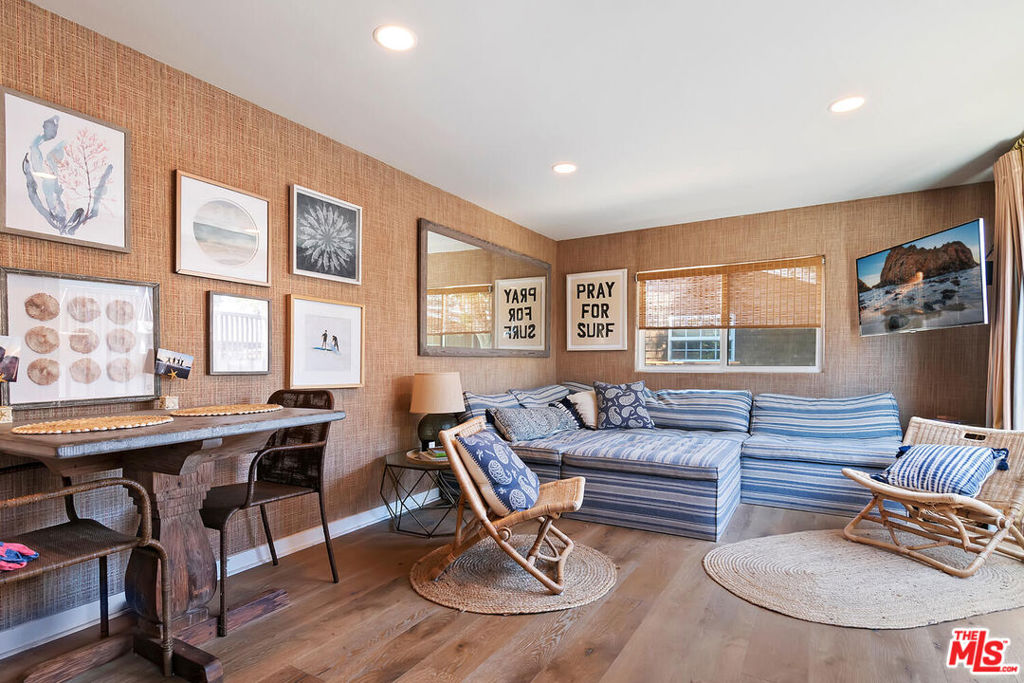 52 Paradise Cove