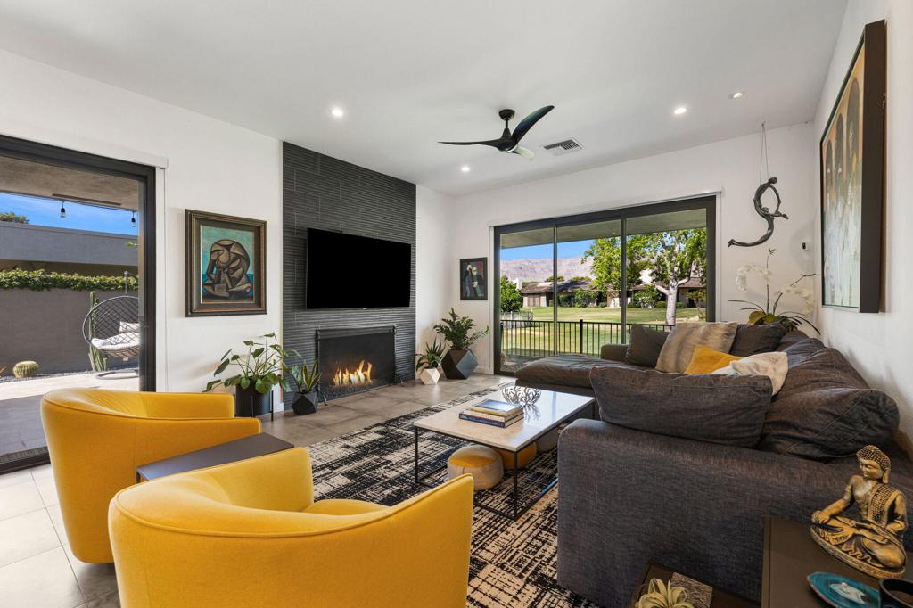 11 Whittier Court