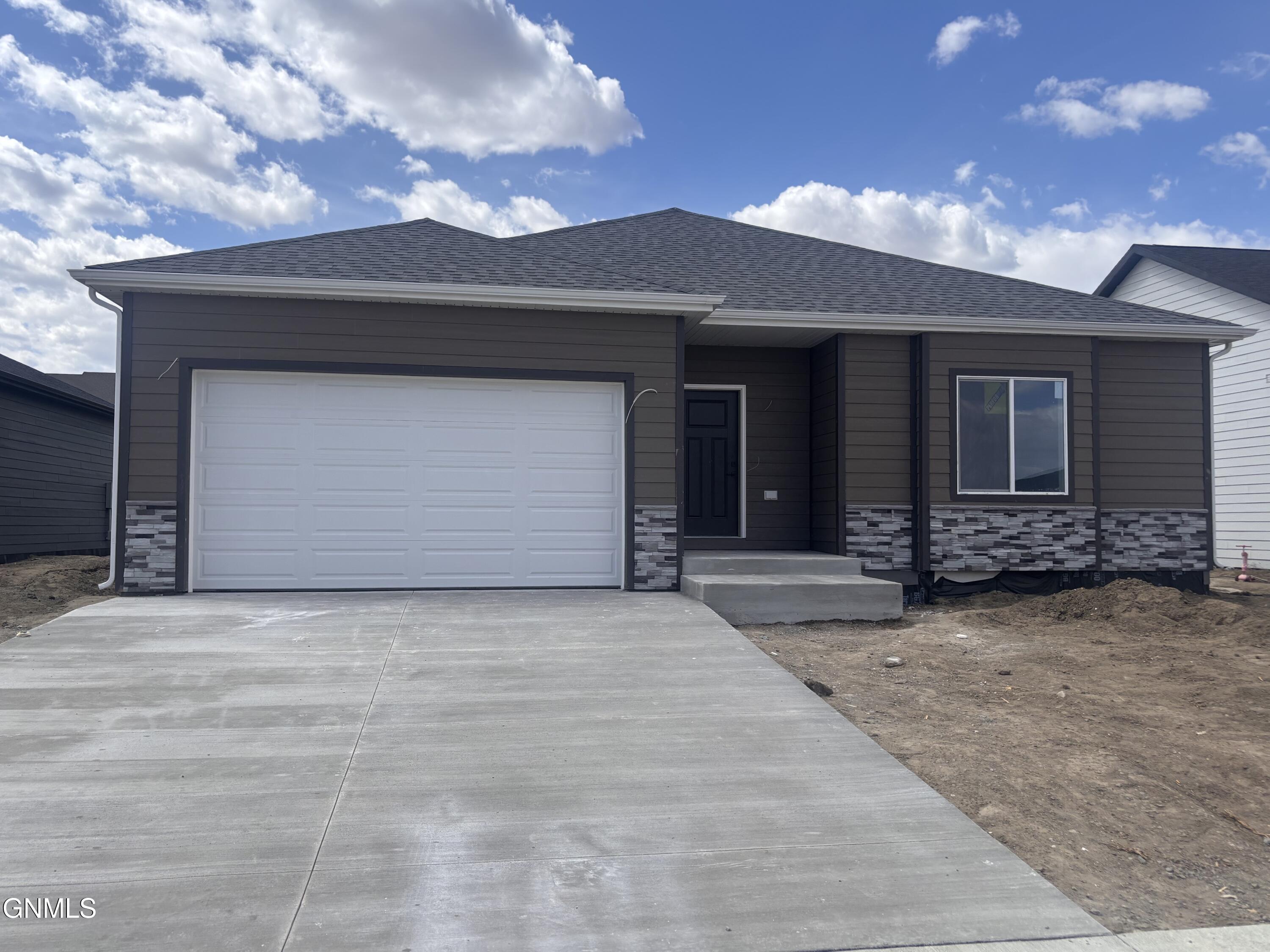 1143 Tara Lane SW, Watford City, ND 58854