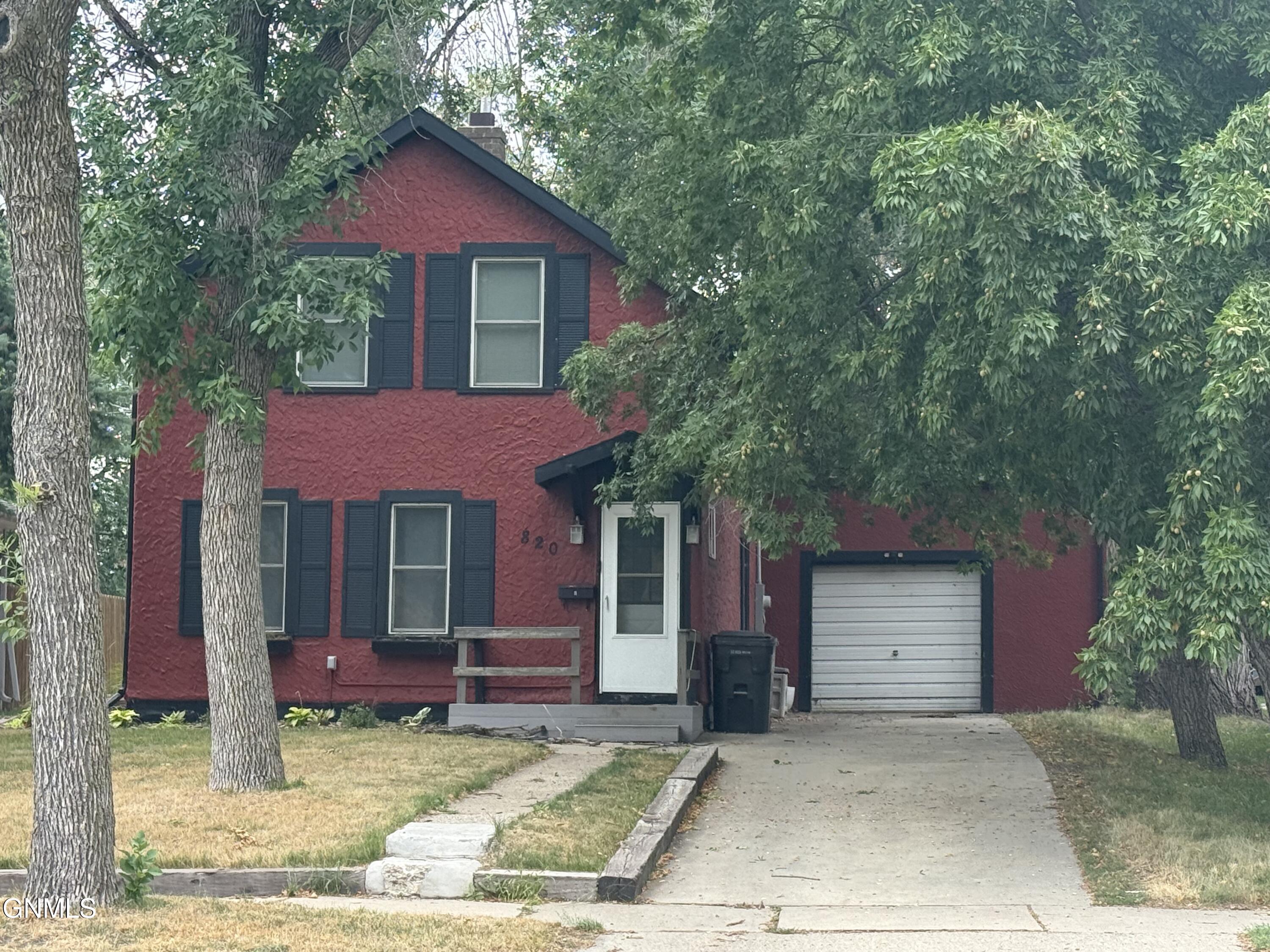 820 2nd Avenue SW, Jamestown, ND 58401