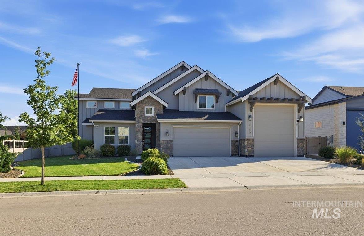 2546 E Lodge Trail Dr, Meridian ID 83642