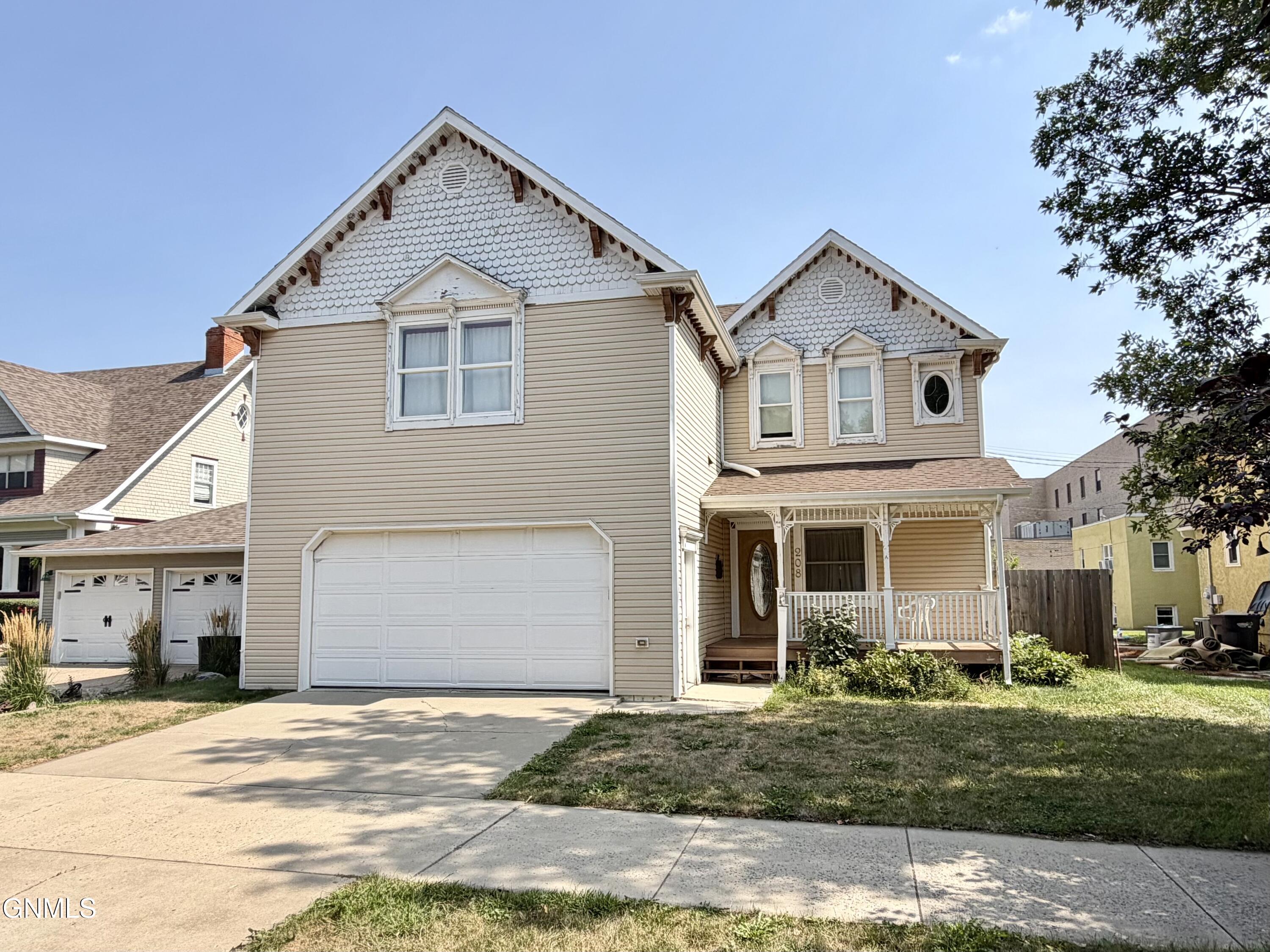 208 3rd Avenue NW, Mandan, ND 58554