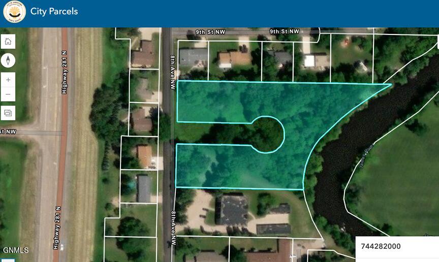 724 8th Avenue NW, Jamestown, ND 58401