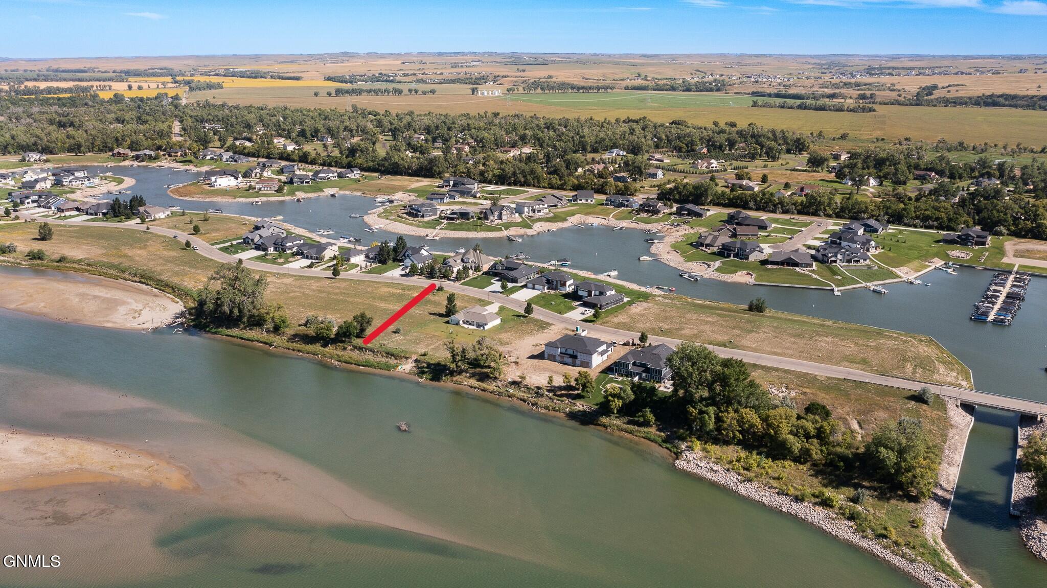 5924 Misty Waters Drive, Bismarck, ND 58503