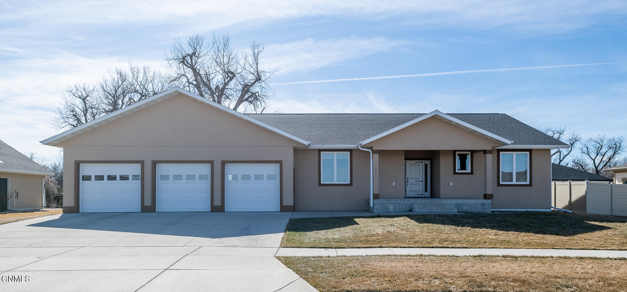 925 Glenwood Drive, Bismarck, ND 58504