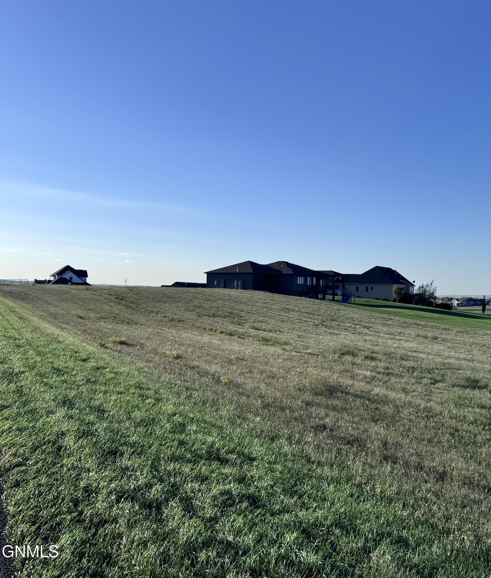 7505 Club House Drive, Bismarck, ND 58503