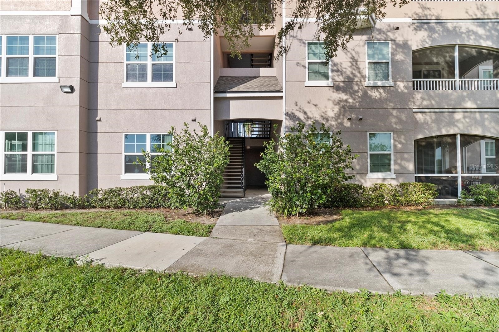 3428 SOHO STREET B08