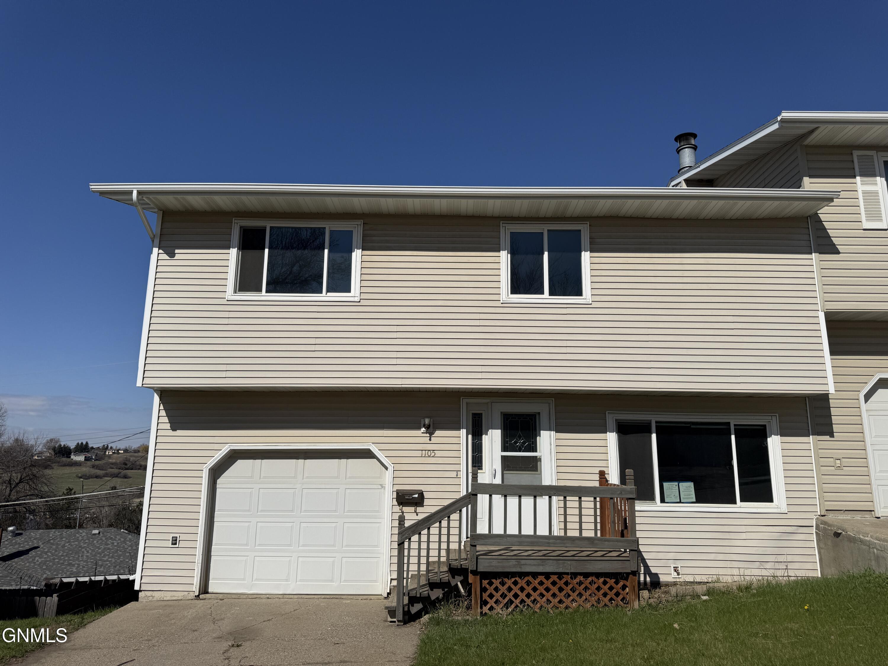 1105 6th Avenue NW, Mandan, ND 58554