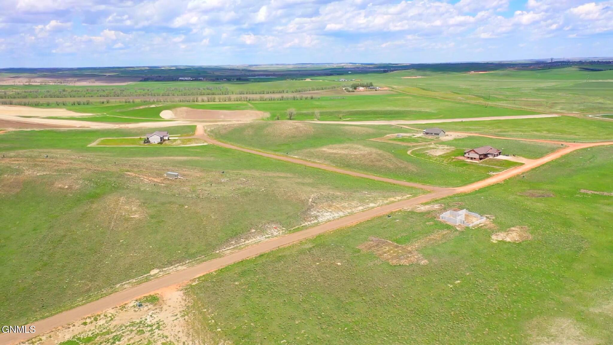12820 Prairie Lane, Watford City, ND 58854