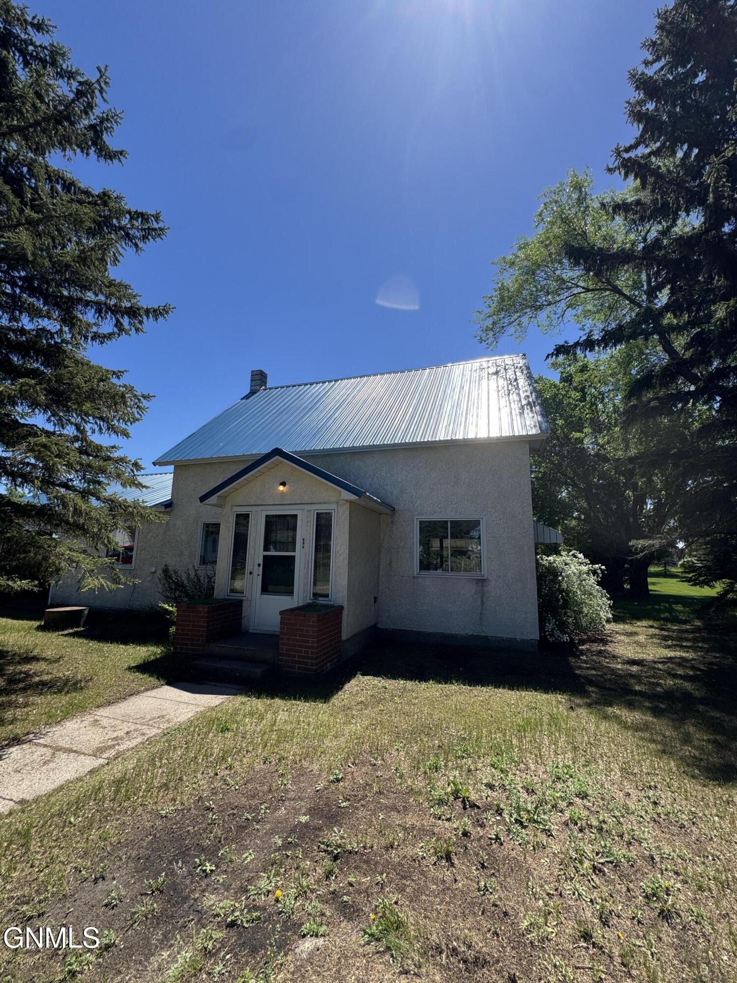 310 1st Street, Ypsilanti, ND 58497