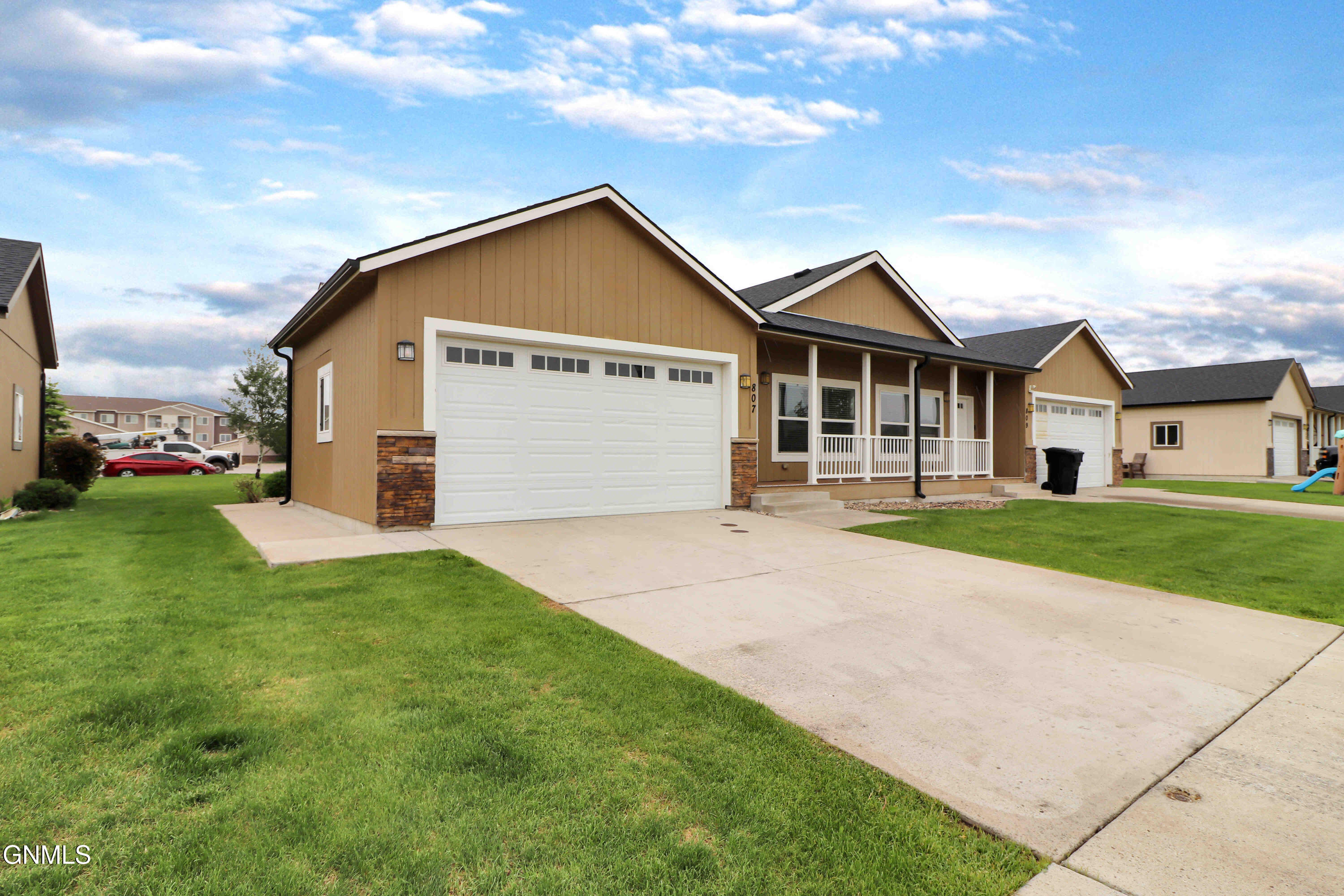 807 40th Street E, Williston, ND 58801