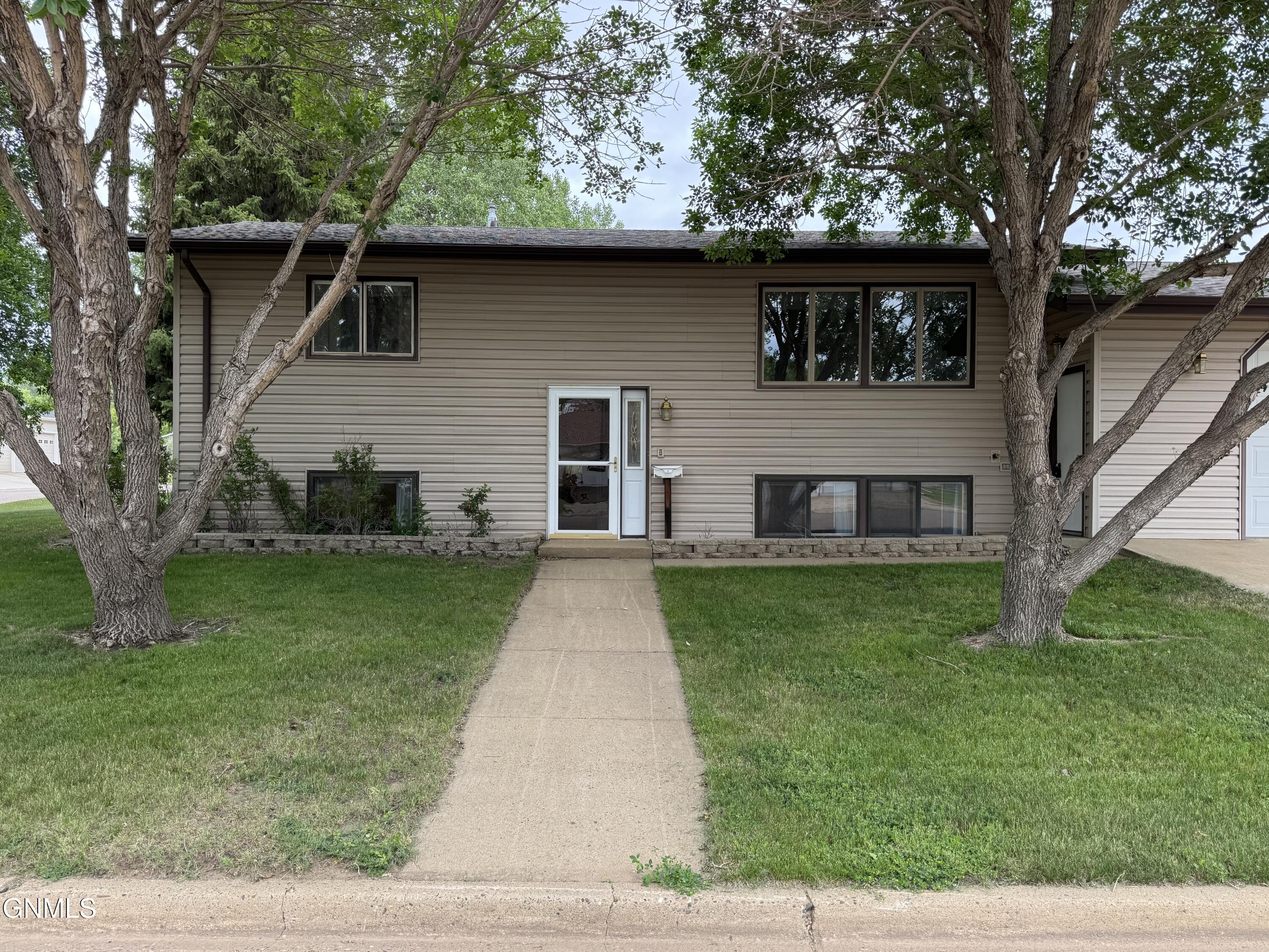 1004 North Avenue, Hebron, ND 58638