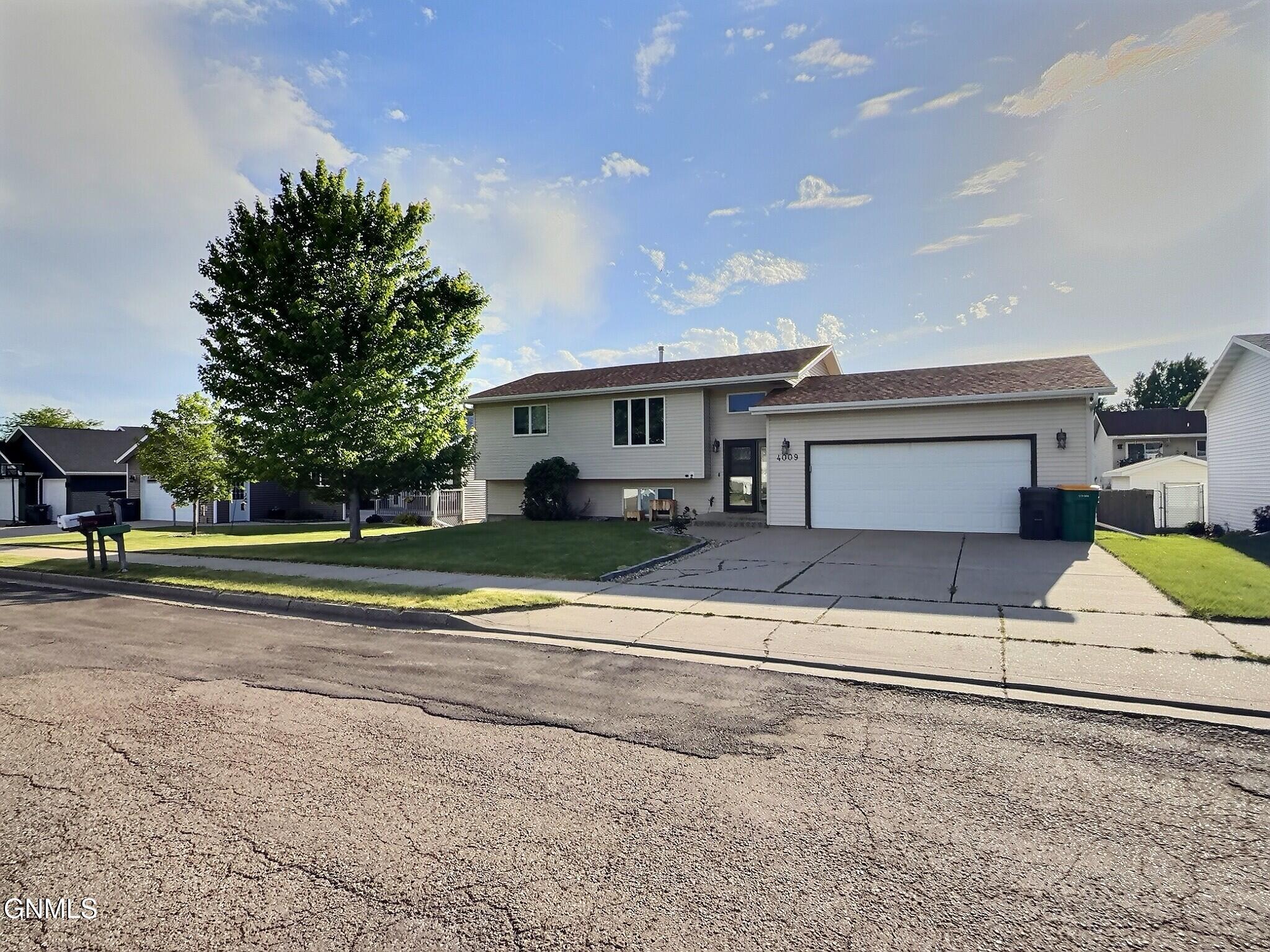 4009 36th Avenue NW, Mandan, ND 58554