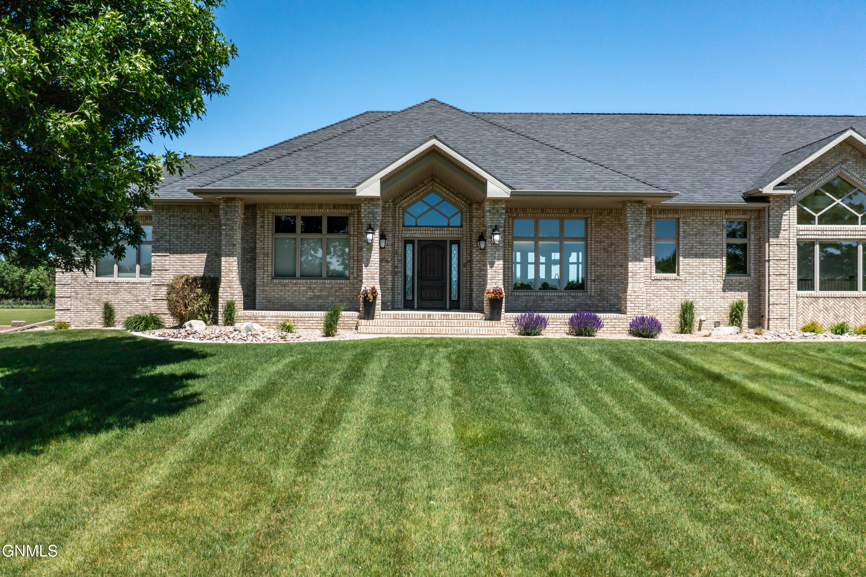 3900 Ridge Way, Bismarck, ND 58503