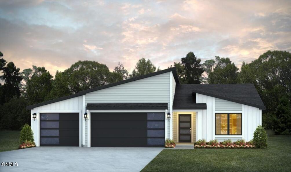 4300 47th Street NW, Mandan, ND 58554