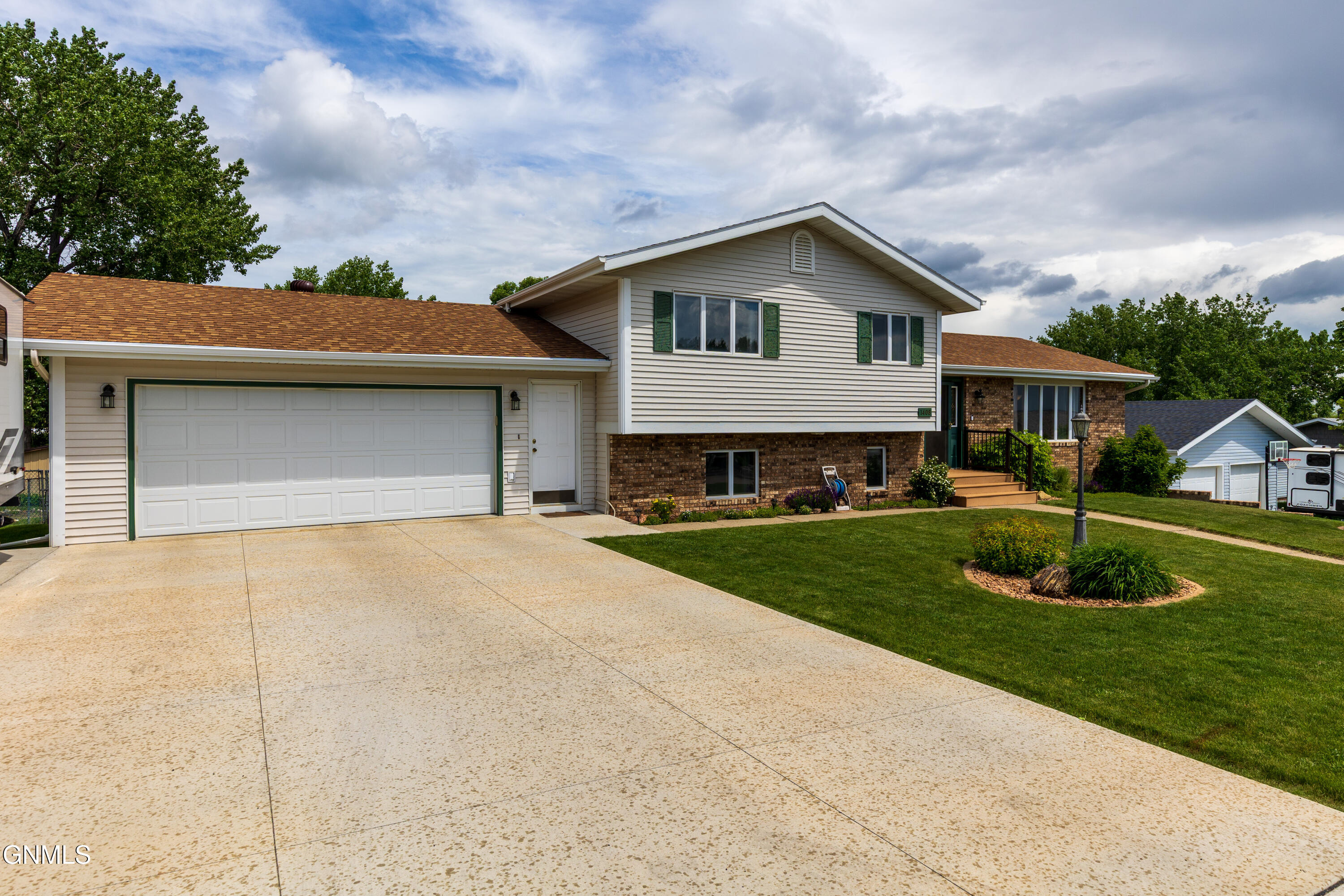 1408 9th Avenue NW, Mandan, ND 58554