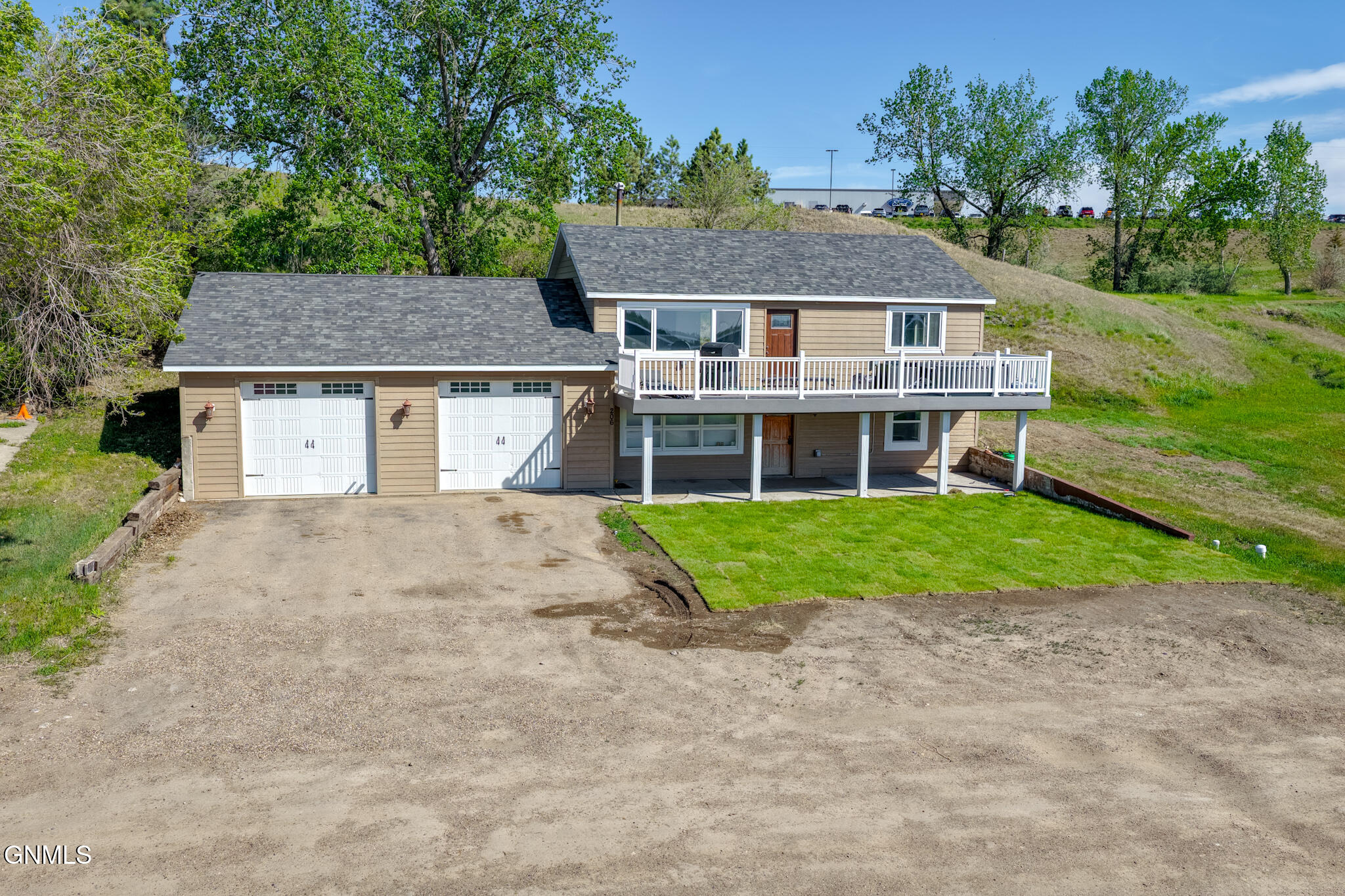 206 32nd Avenue W, Williston, ND 58801