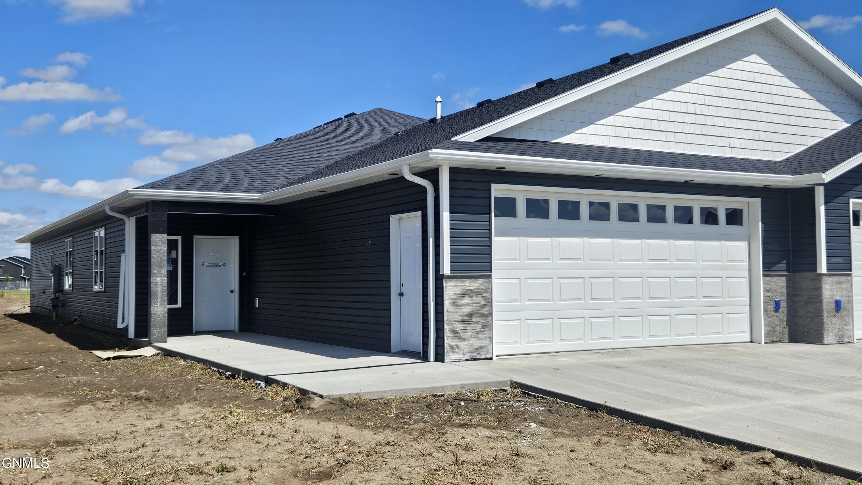 2518 34th Avenue SE, Mandan, ND 58554